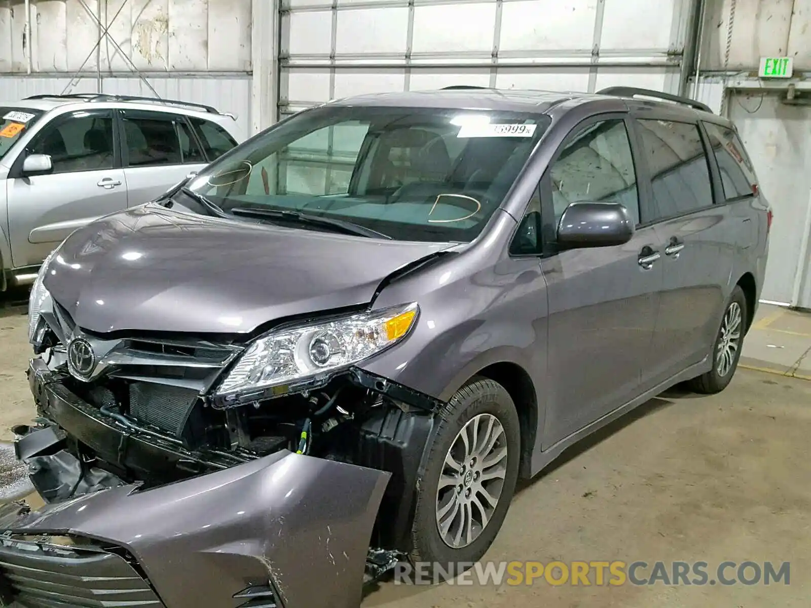 2 Photograph of a damaged car 5TDYZ3DC0KS004743 TOYOTA SIENNA LIM 2019