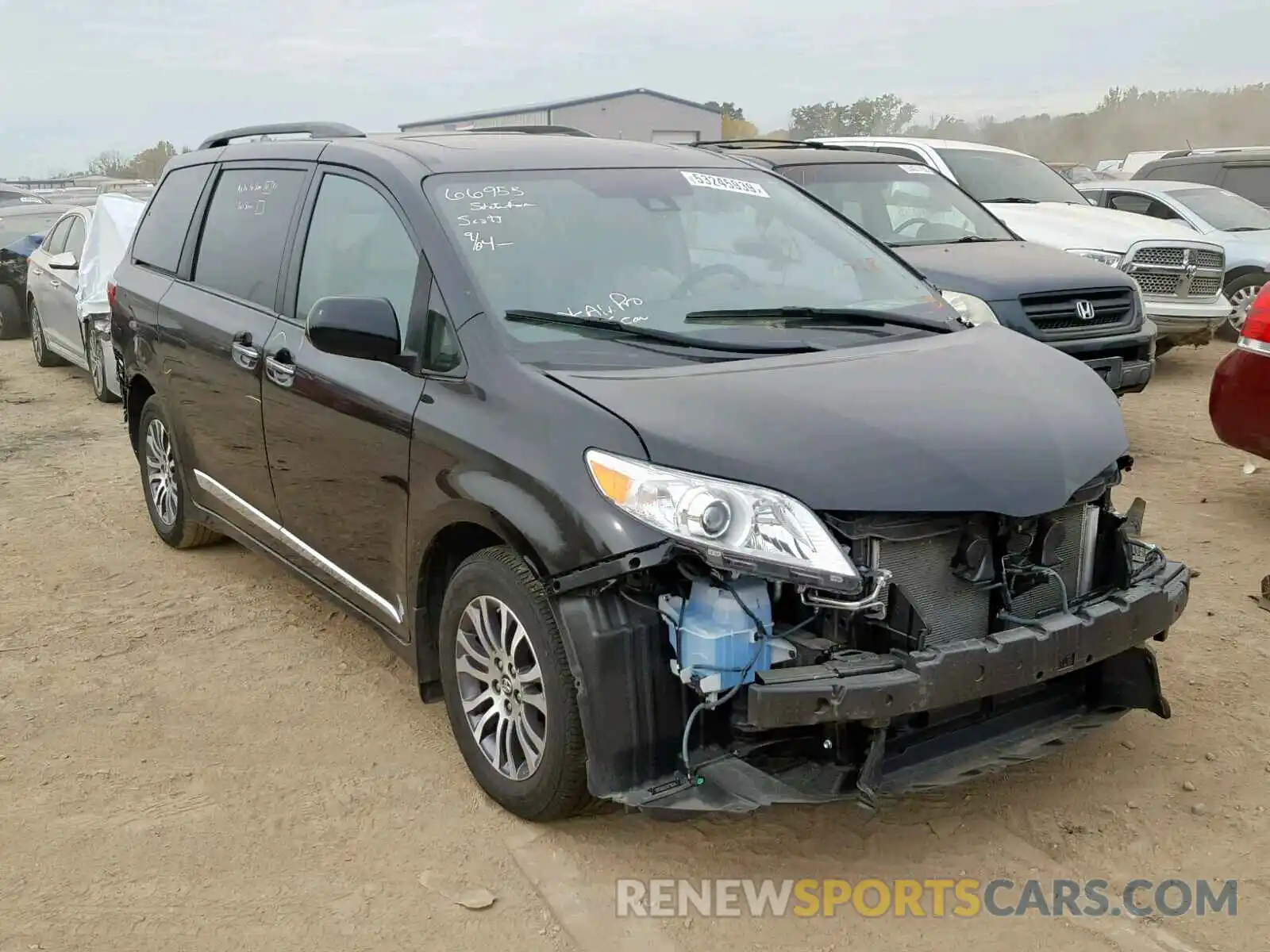 1 Photograph of a damaged car 5TDYZ3DC6KS018968 TOYOTA SIENNA XLE 2019