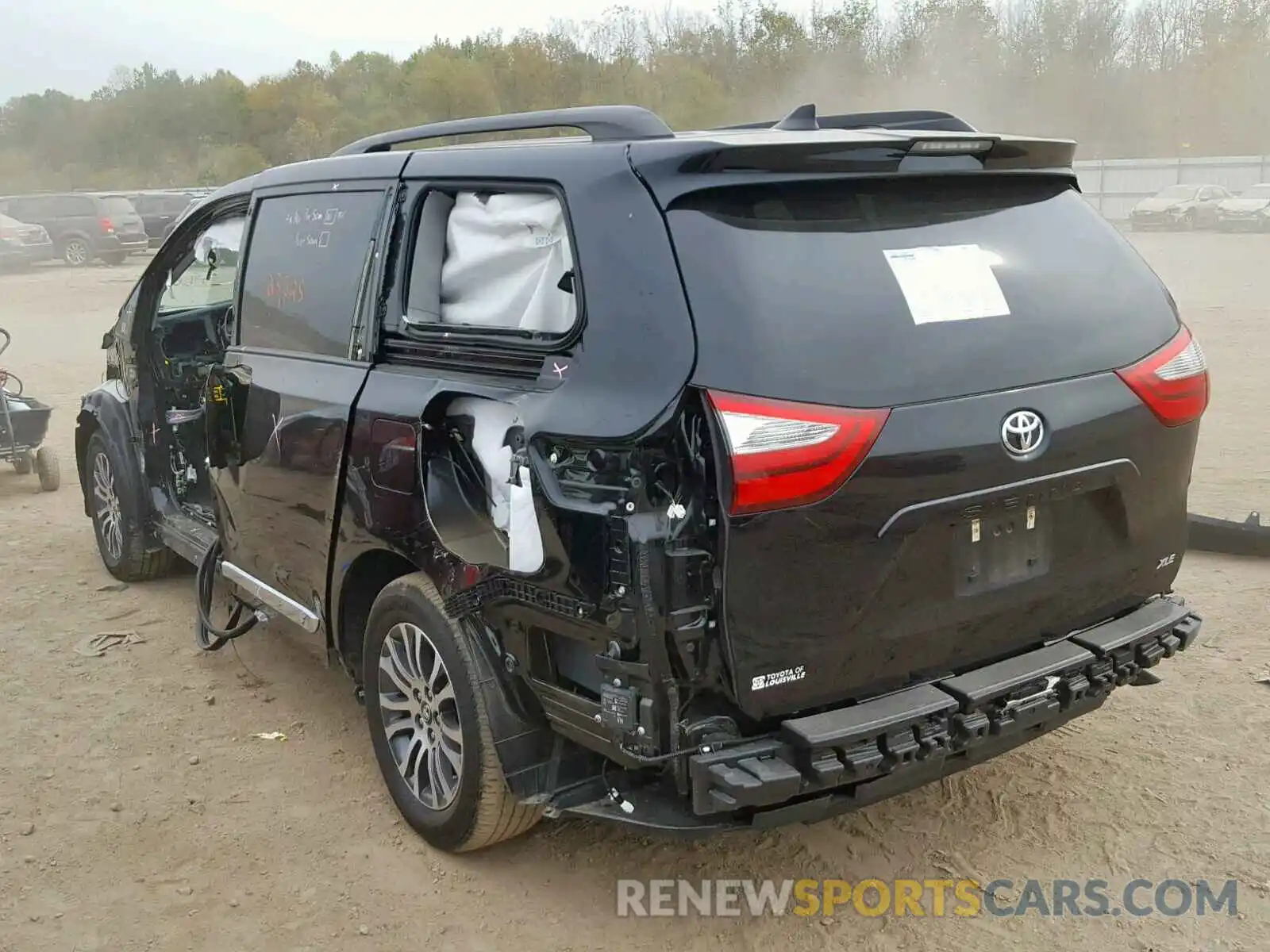 3 Photograph of a damaged car 5TDYZ3DC6KS018968 TOYOTA SIENNA XLE 2019