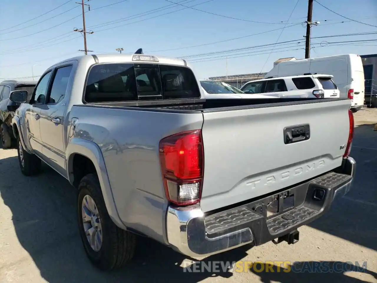 3 Photograph of a damaged car 3TMAZ5CN0KM088949 TOYOTA TACOMA 2019