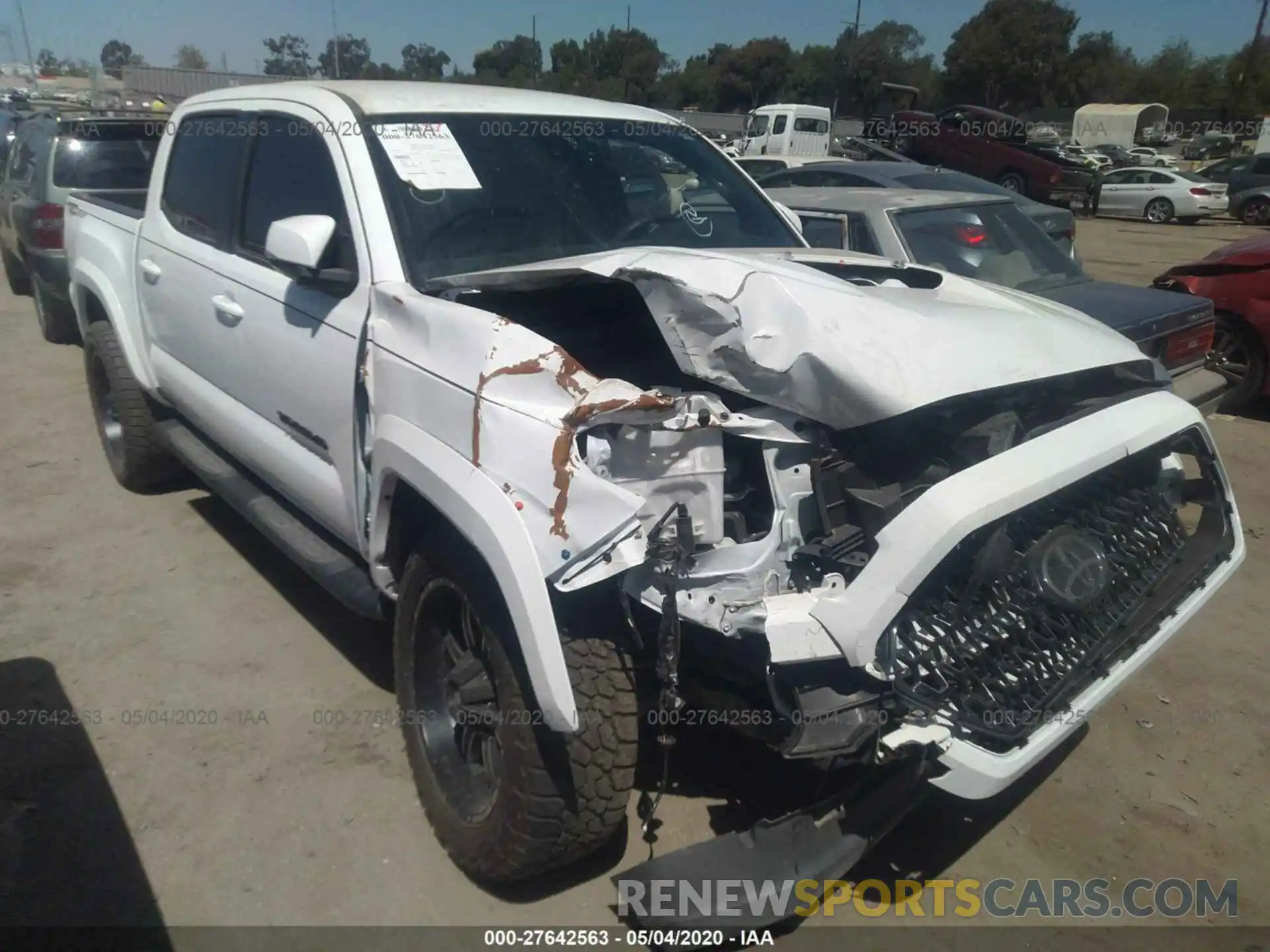 1 Photograph of a damaged car 3TMAZ5CN0KM093729 TOYOTA TACOMA 2019