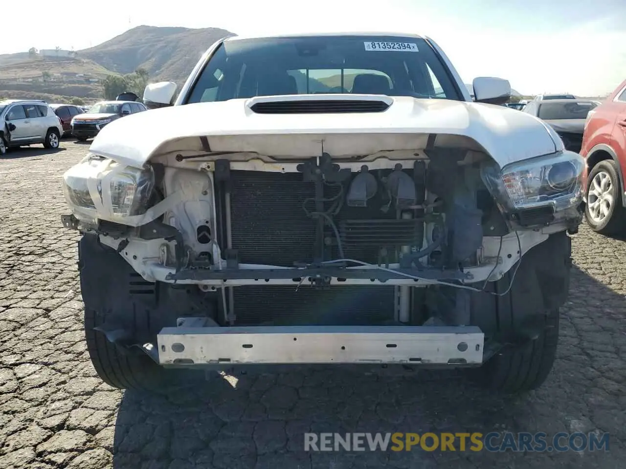 5 Photograph of a damaged car 3TMAZ5CN0KM100937 TOYOTA TACOMA 2019