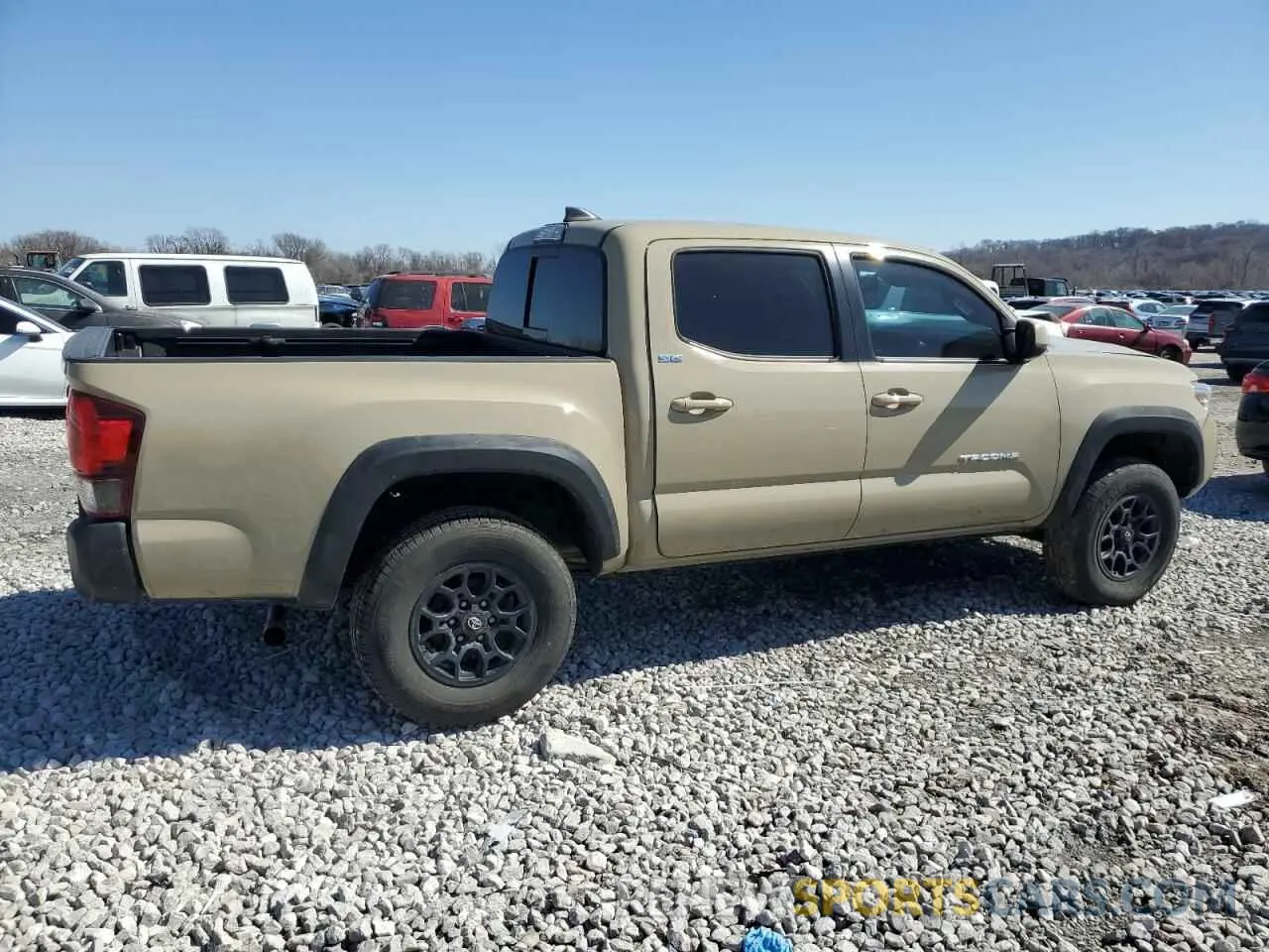 3 Photograph of a damaged car 3TMAZ5CN0KM103627 TOYOTA TACOMA 2019