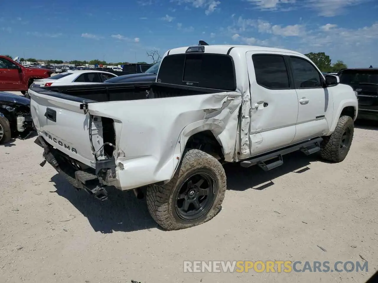 3 Photograph of a damaged car 3TMAZ5CN0KM104356 TOYOTA TACOMA 2019
