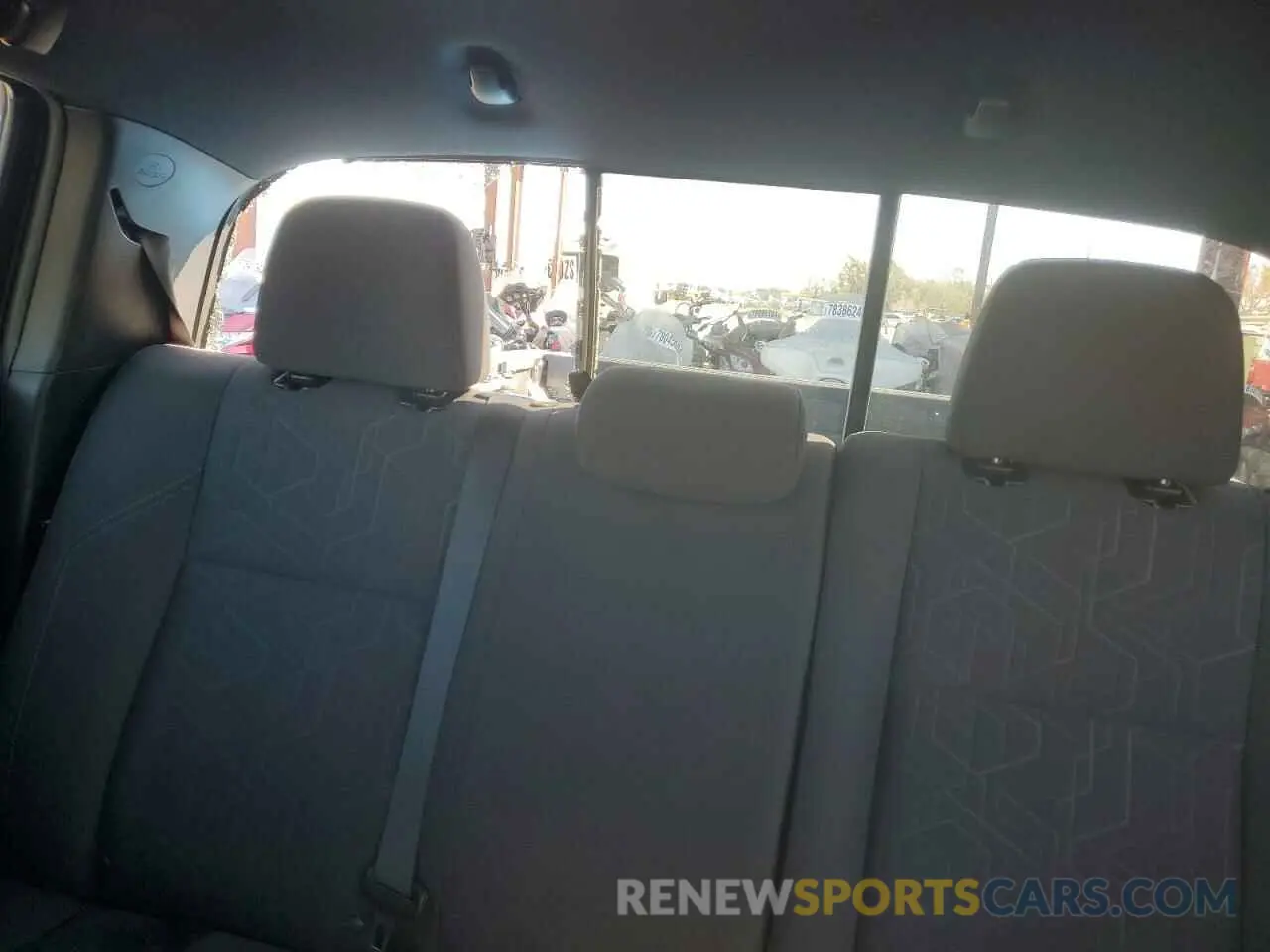 10 Photograph of a damaged car 3TMAZ5CN1KM095571 TOYOTA TACOMA 2019