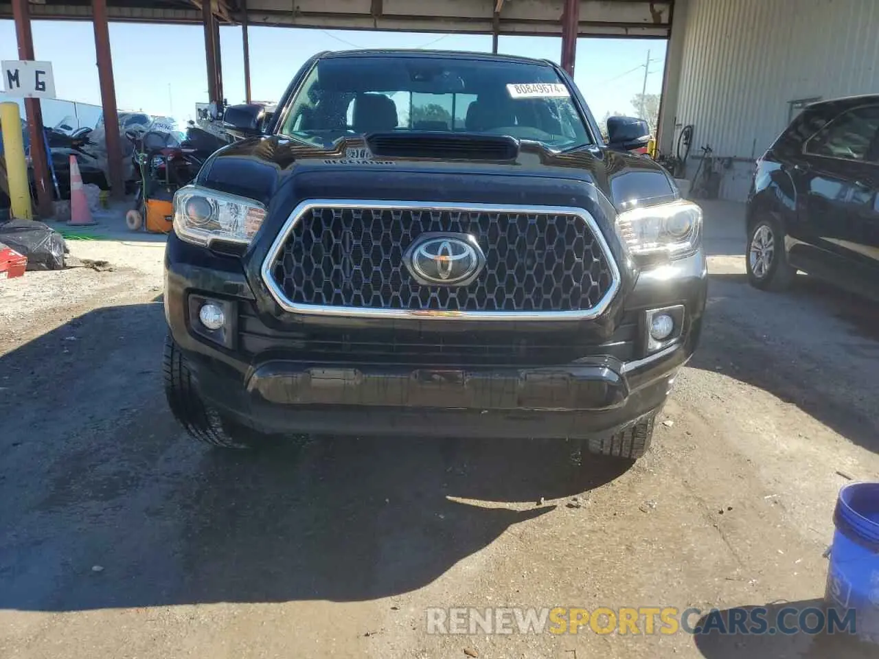 5 Photograph of a damaged car 3TMAZ5CN1KM095571 TOYOTA TACOMA 2019