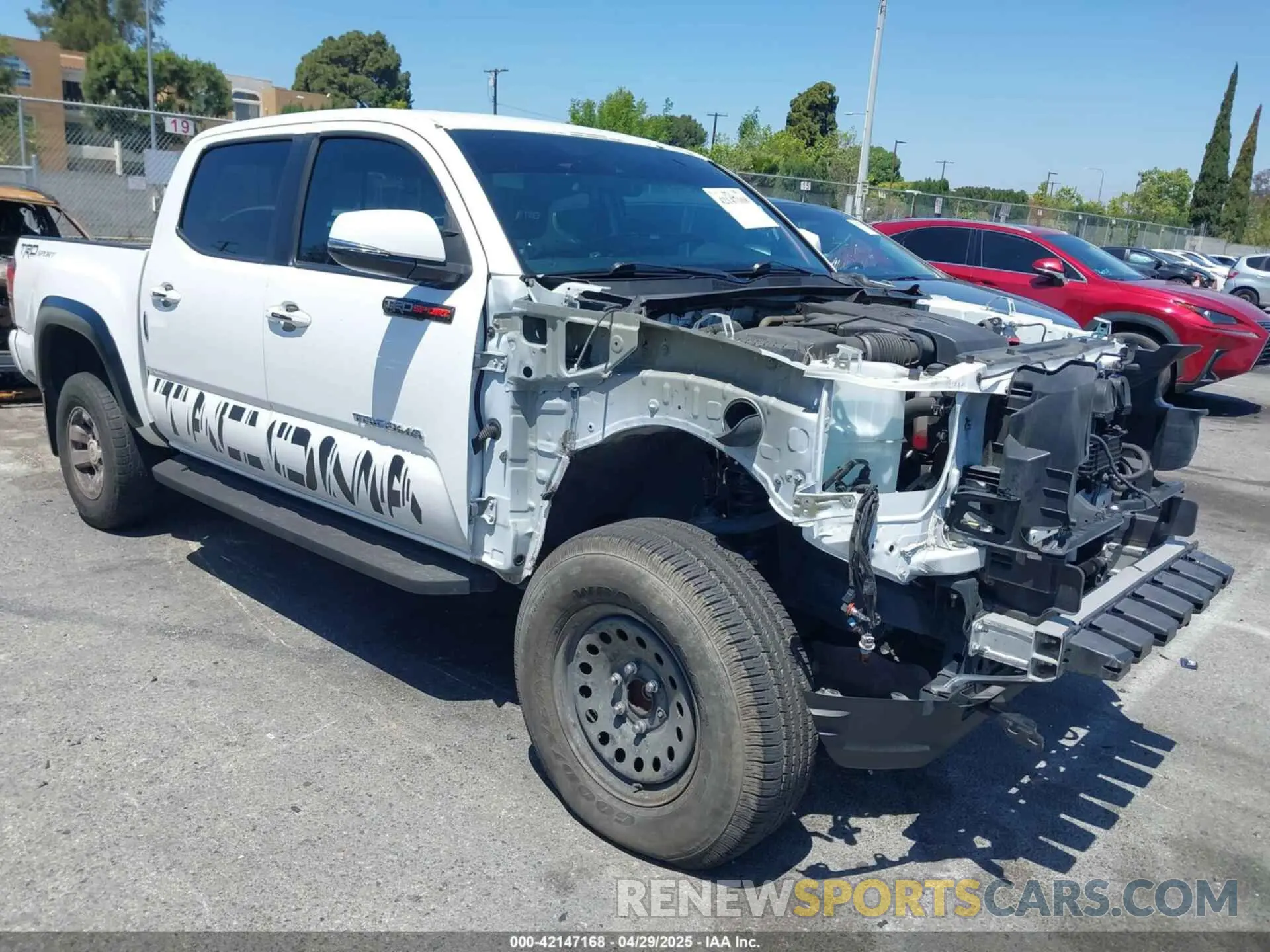 1 Photograph of a damaged car 3TMAZ5CN1KM096770 TOYOTA TACOMA 2019