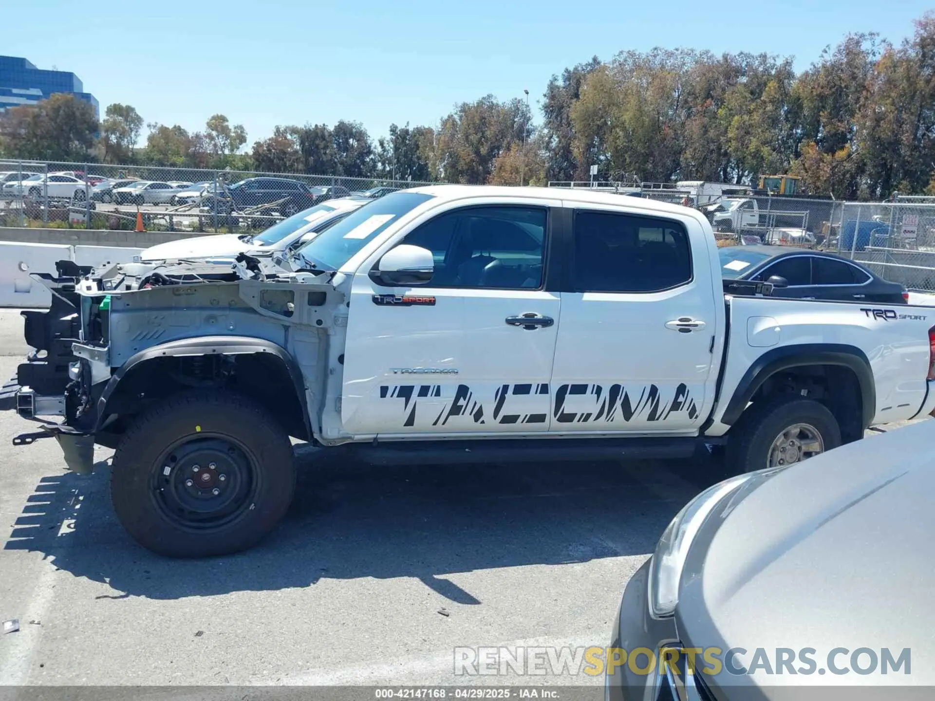 13 Photograph of a damaged car 3TMAZ5CN1KM096770 TOYOTA TACOMA 2019
