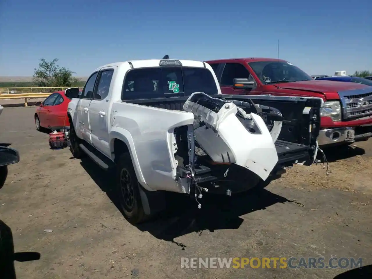 3 Photograph of a damaged car 3TMAZ5CN1KM101370 TOYOTA TACOMA 2019