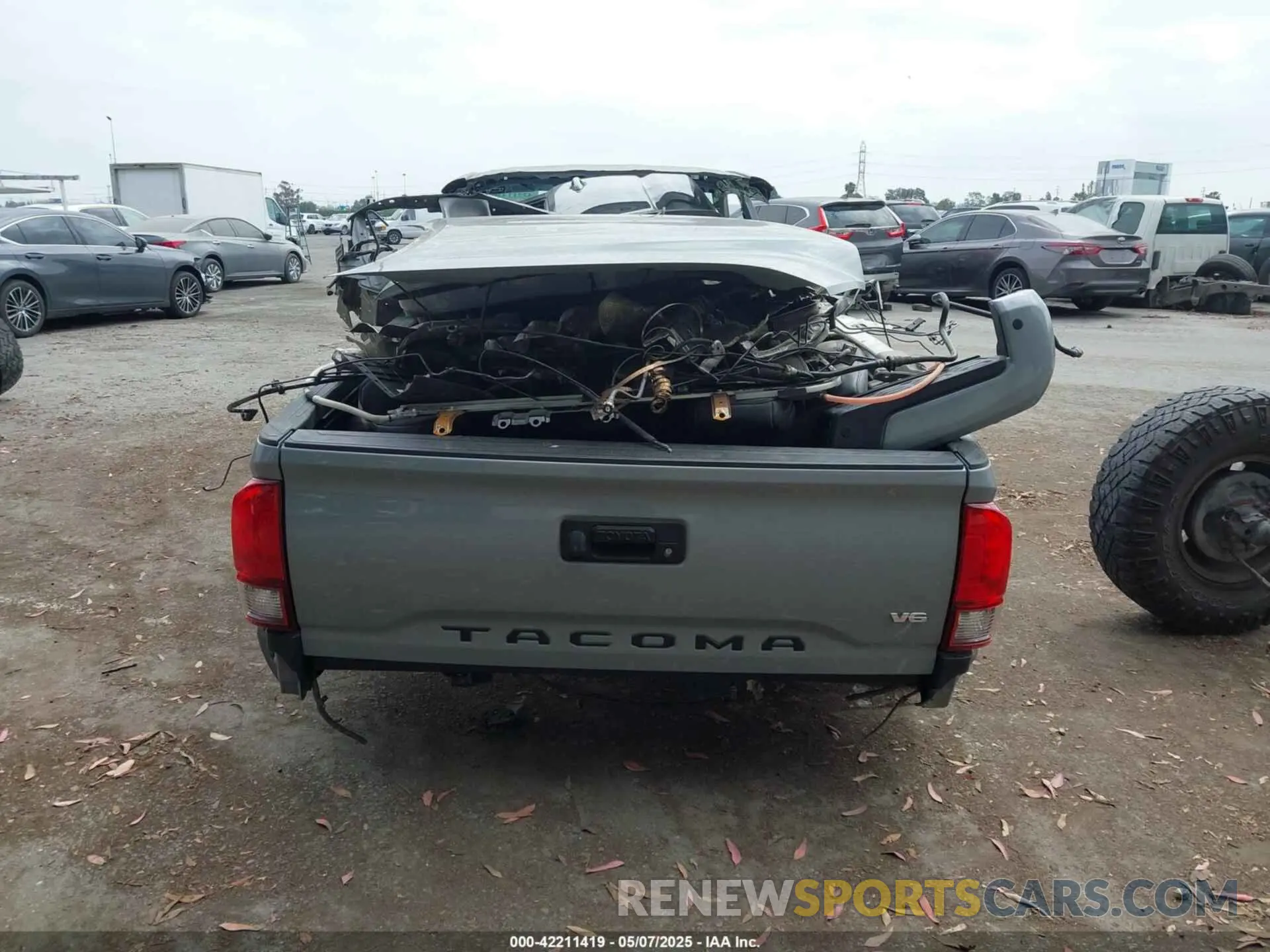 16 Photograph of a damaged car 3TMAZ5CN1KM108478 TOYOTA TACOMA 2019
