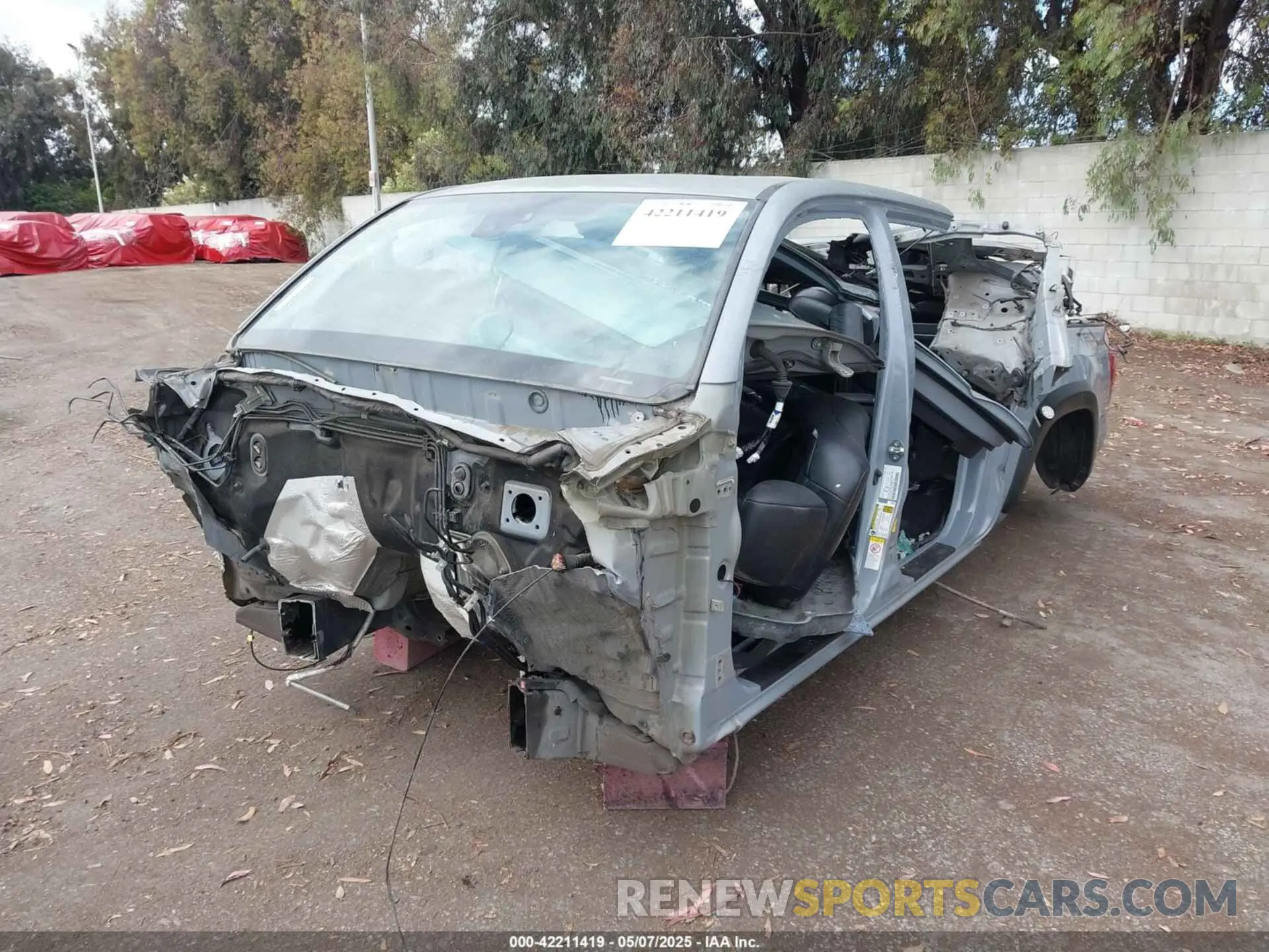 2 Photograph of a damaged car 3TMAZ5CN1KM108478 TOYOTA TACOMA 2019
