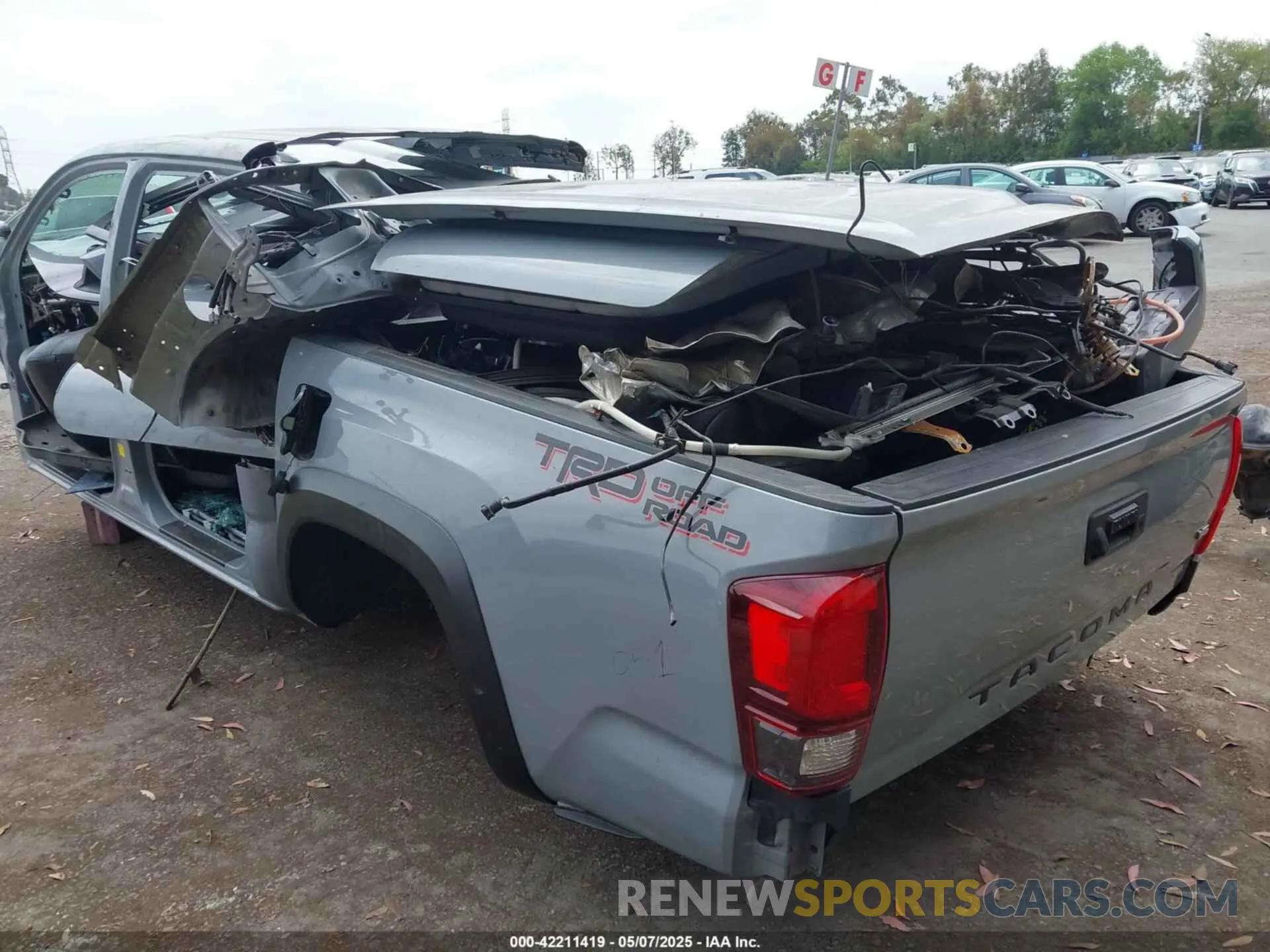 3 Photograph of a damaged car 3TMAZ5CN1KM108478 TOYOTA TACOMA 2019