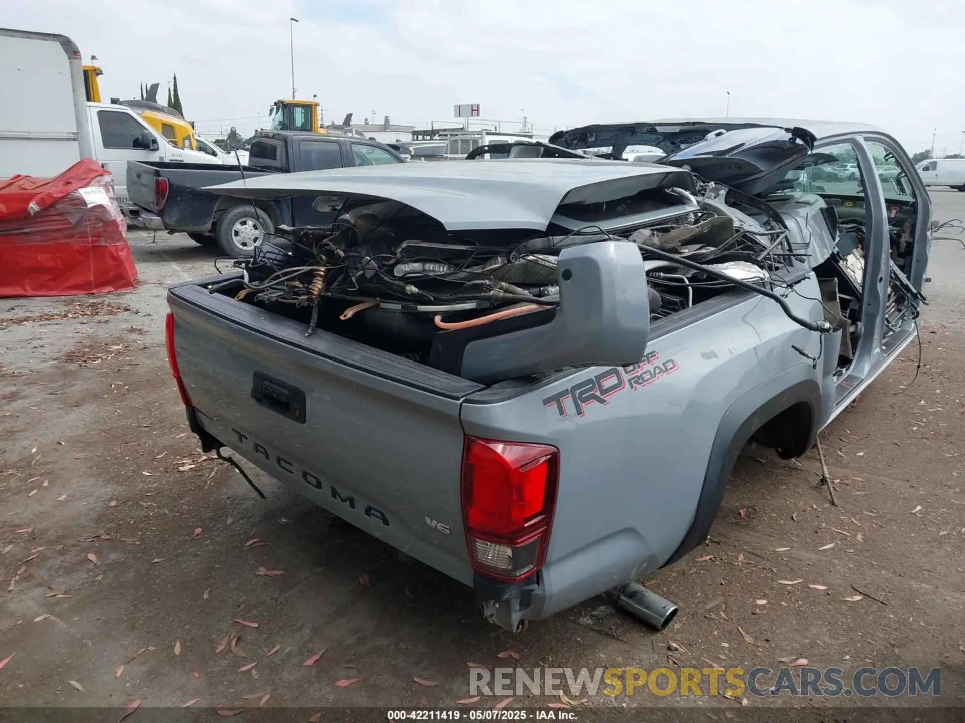 4 Photograph of a damaged car 3TMAZ5CN1KM108478 TOYOTA TACOMA 2019
