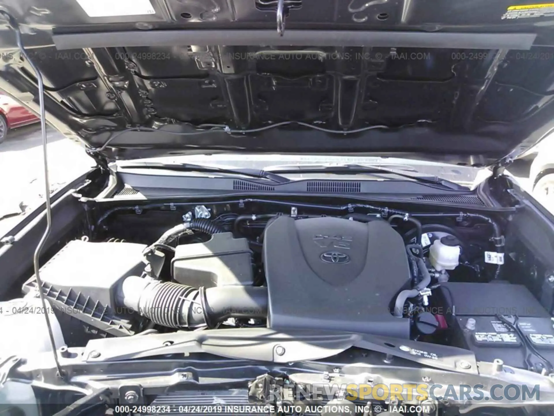 10 Photograph of a damaged car 3TMAZ5CN2KM082599 TOYOTA TACOMA 2019