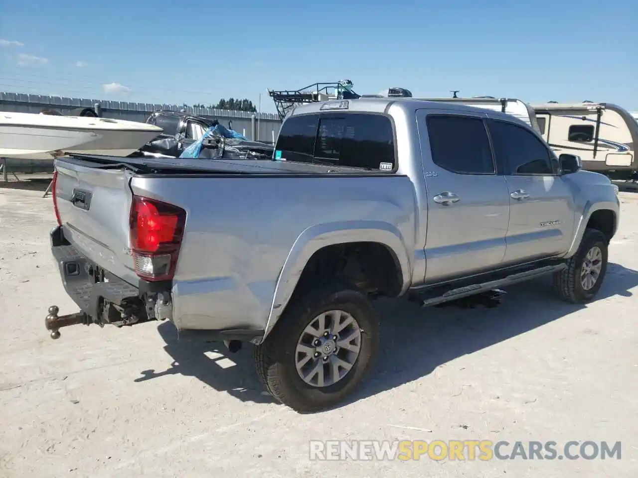 4 Photograph of a damaged car 3TMAZ5CN2KM087513 TOYOTA TACOMA 2019