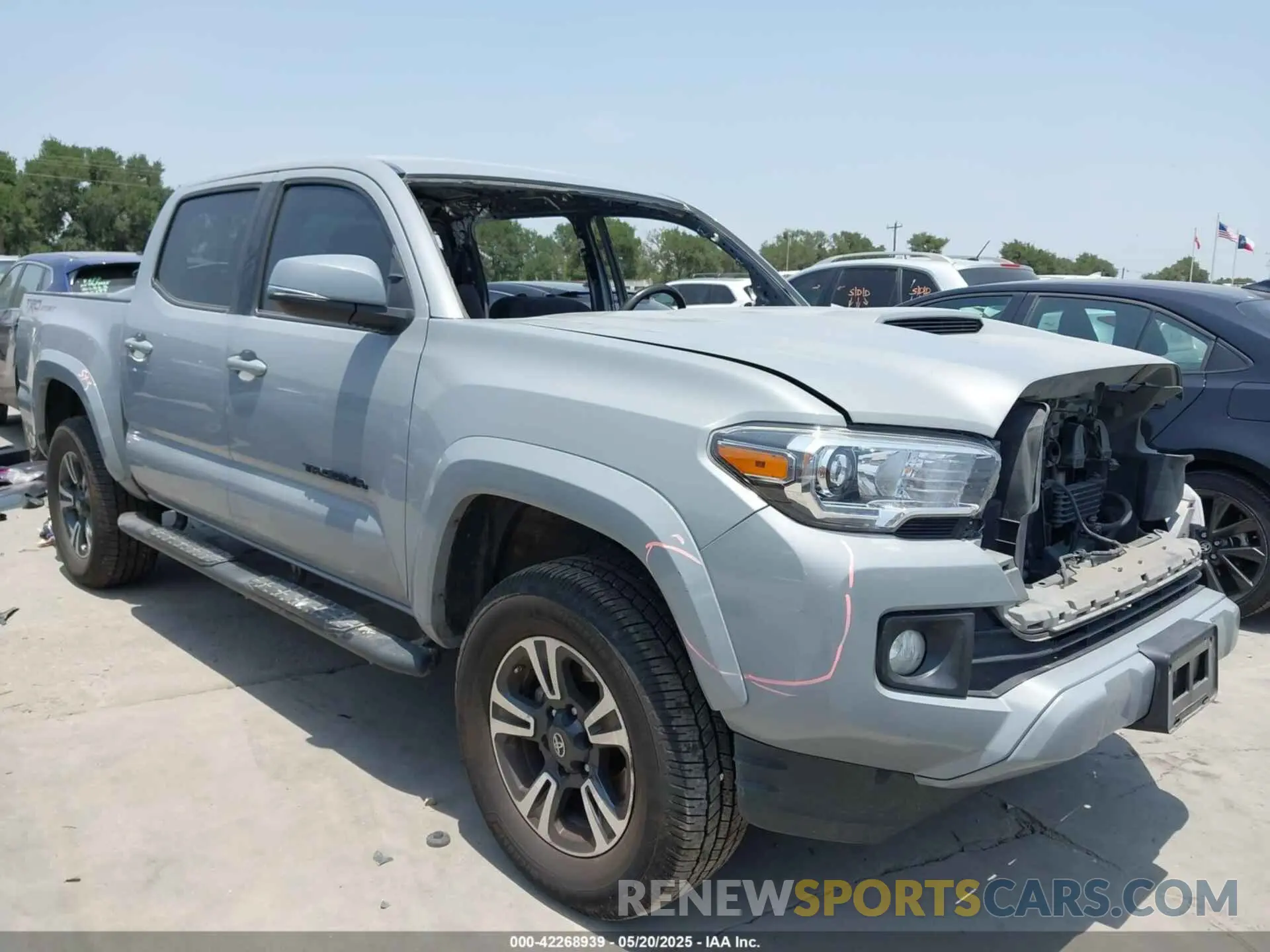 1 Photograph of a damaged car 3TMAZ5CN2KM096096 TOYOTA TACOMA 2019