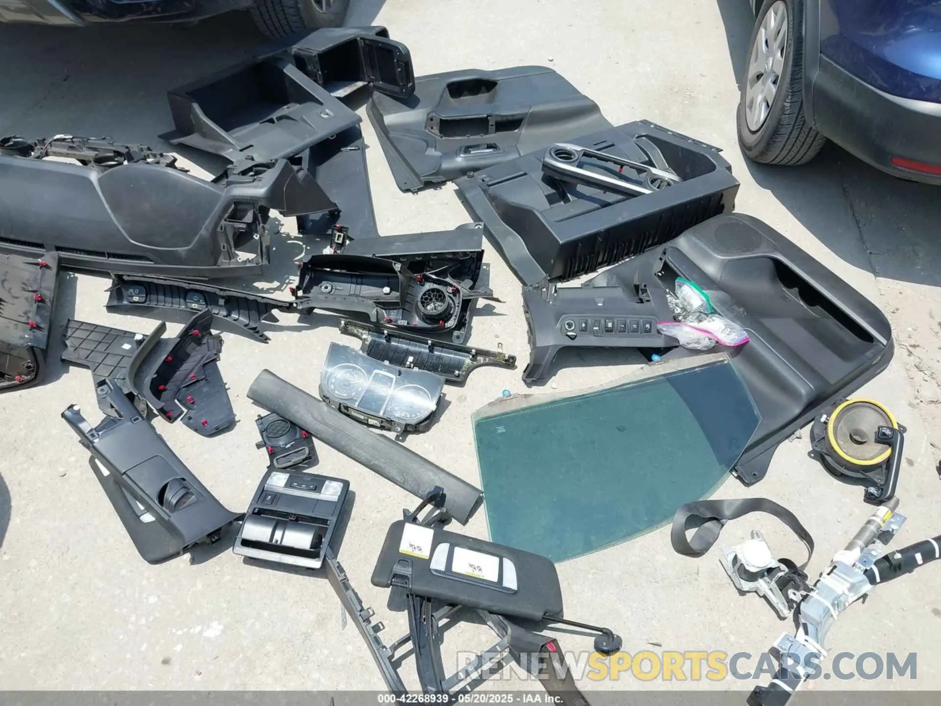 12 Photograph of a damaged car 3TMAZ5CN2KM096096 TOYOTA TACOMA 2019