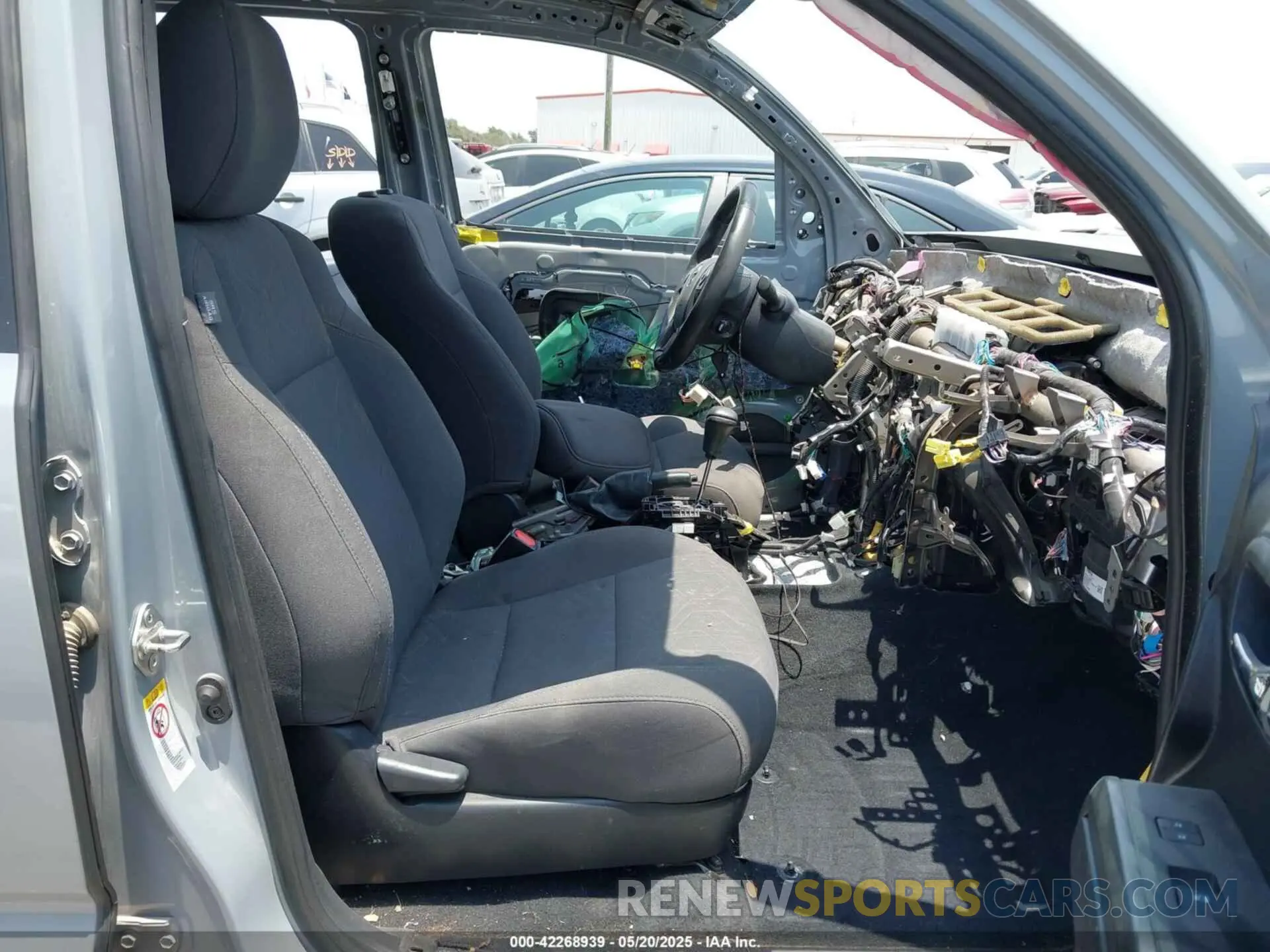 5 Photograph of a damaged car 3TMAZ5CN2KM096096 TOYOTA TACOMA 2019