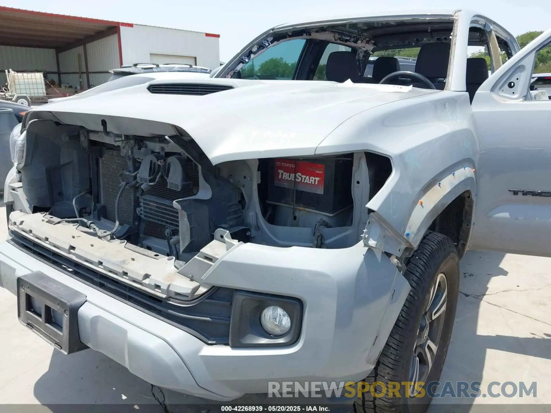 6 Photograph of a damaged car 3TMAZ5CN2KM096096 TOYOTA TACOMA 2019