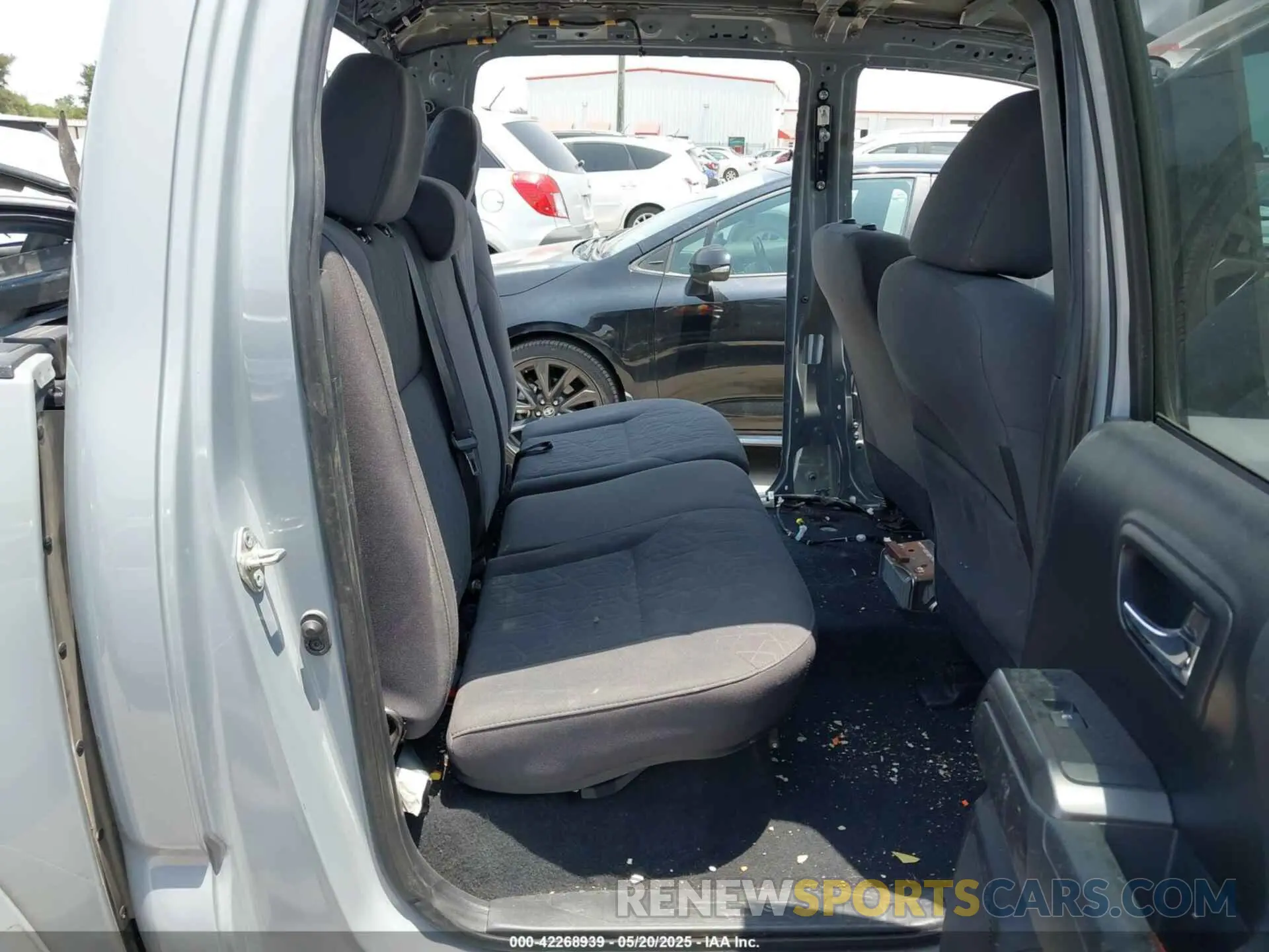 8 Photograph of a damaged car 3TMAZ5CN2KM096096 TOYOTA TACOMA 2019