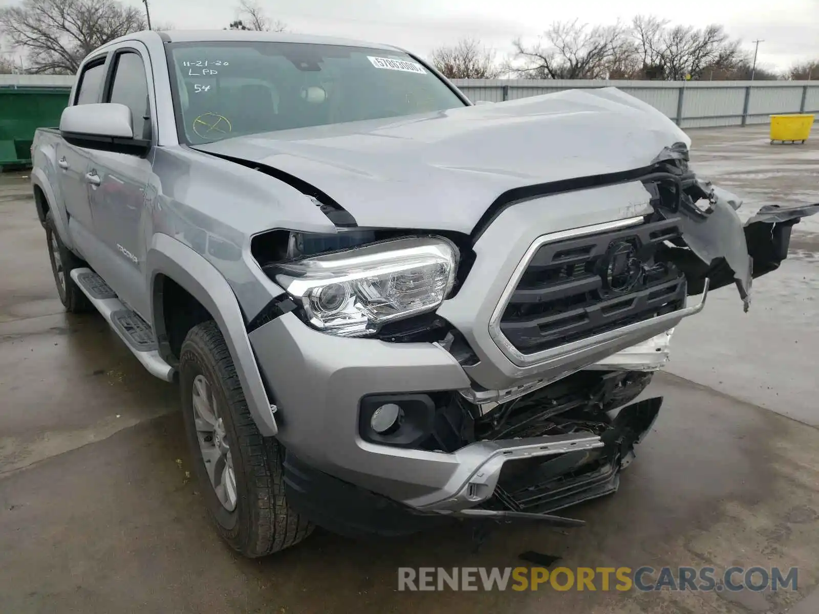 1 Photograph of a damaged car 3TMAZ5CN2KM105735 TOYOTA TACOMA 2019