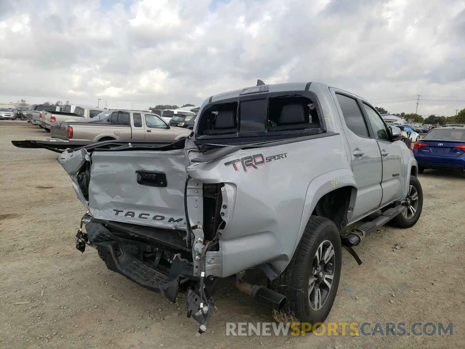 4 Photograph of a damaged car 3TMAZ5CN3KM082725 TOYOTA TACOMA 2019