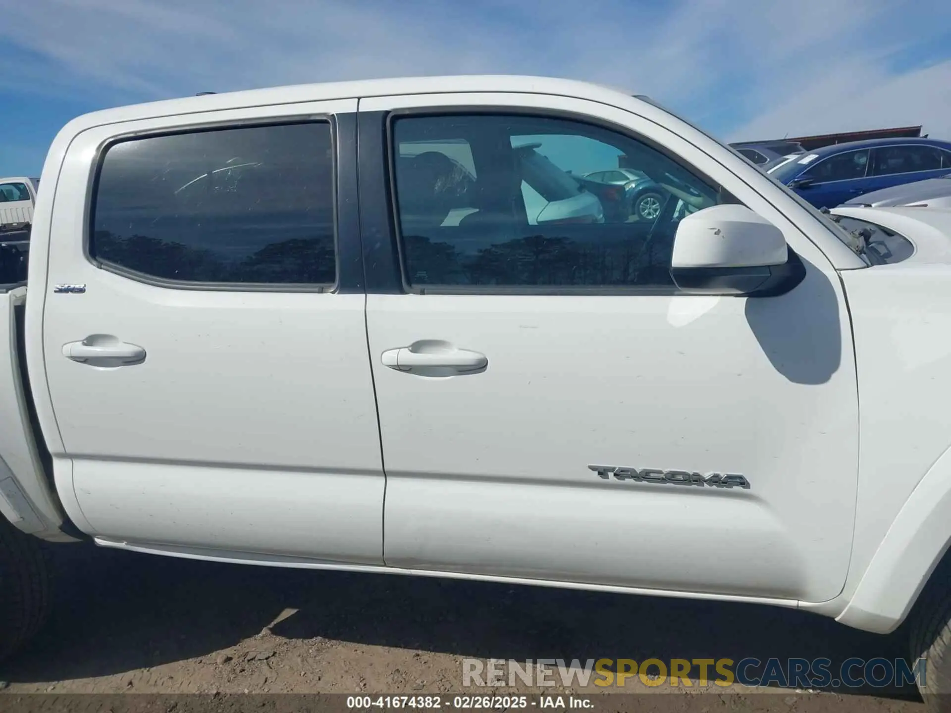 14 Photograph of a damaged car 3TMAZ5CN3KM086239 TOYOTA TACOMA 2019