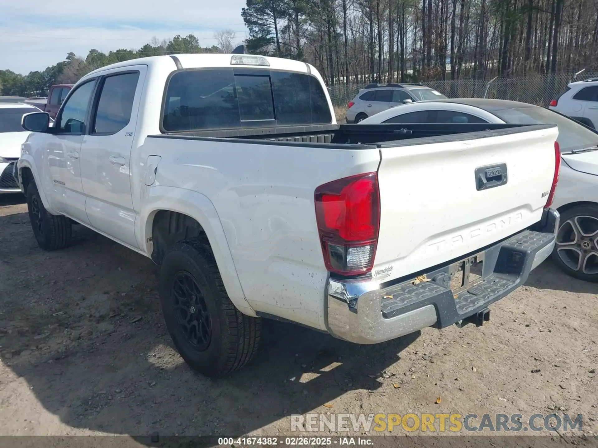 3 Photograph of a damaged car 3TMAZ5CN3KM086239 TOYOTA TACOMA 2019