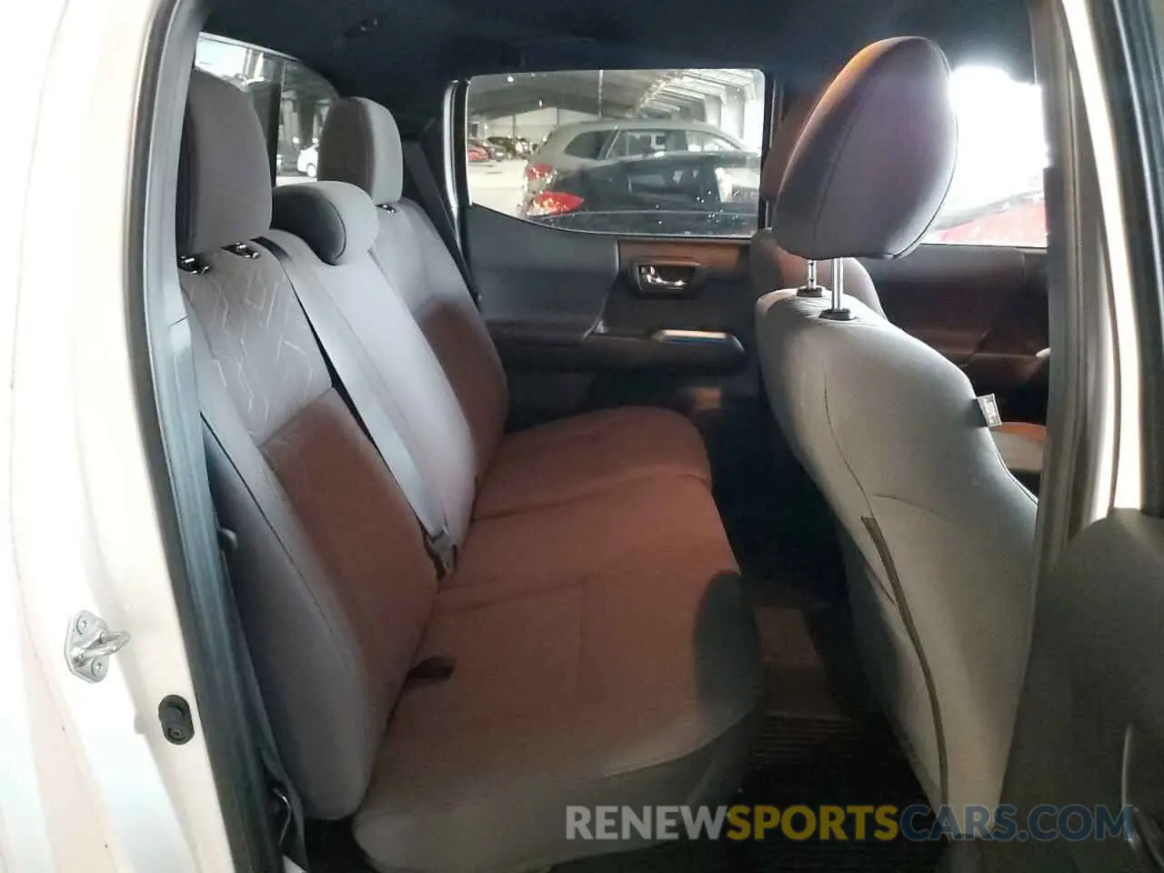 10 Photograph of a damaged car 3TMAZ5CN3KM087911 TOYOTA TACOMA 2019