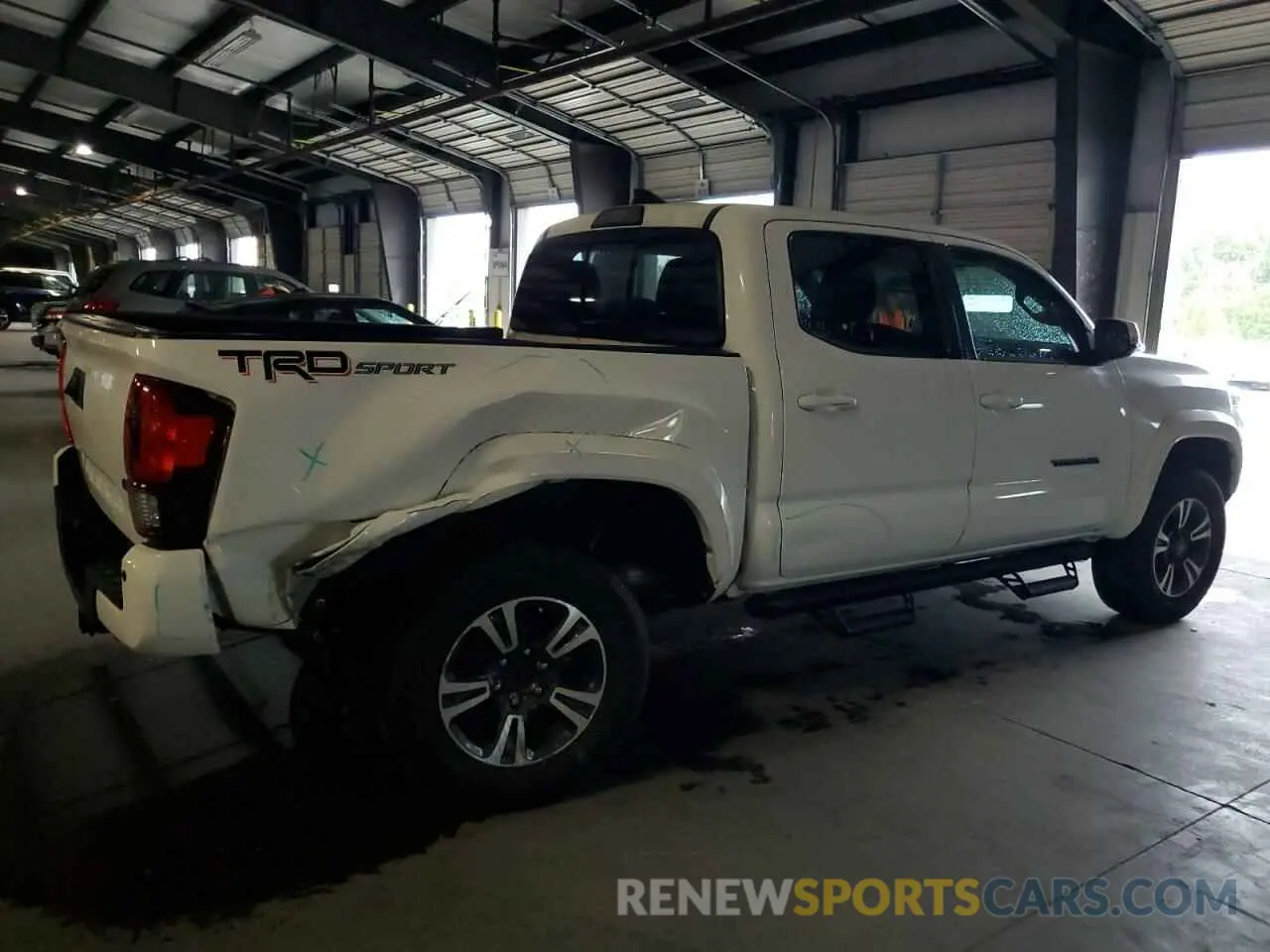 3 Photograph of a damaged car 3TMAZ5CN3KM087911 TOYOTA TACOMA 2019