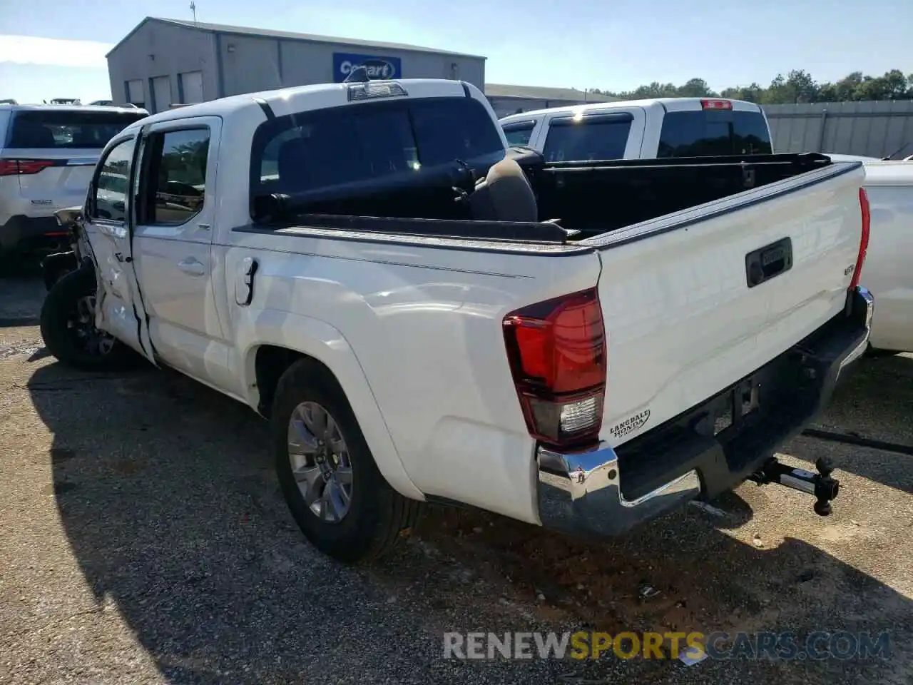 3 Photograph of a damaged car 3TMAZ5CN3KM092851 TOYOTA TACOMA 2019