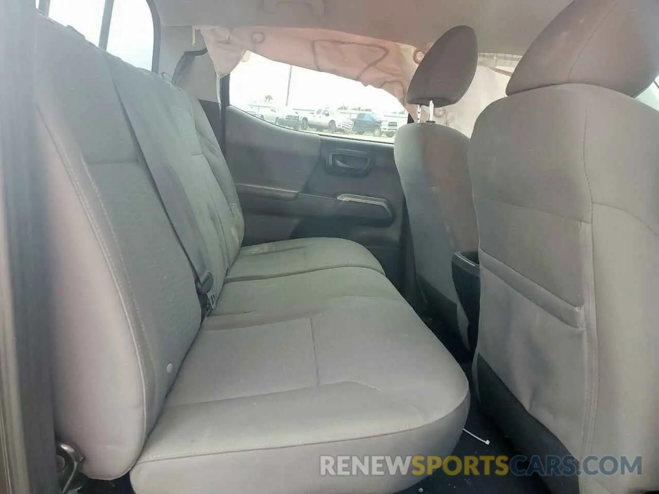 10 Photograph of a damaged car 3TMAZ5CN3KM096799 TOYOTA TACOMA 2019