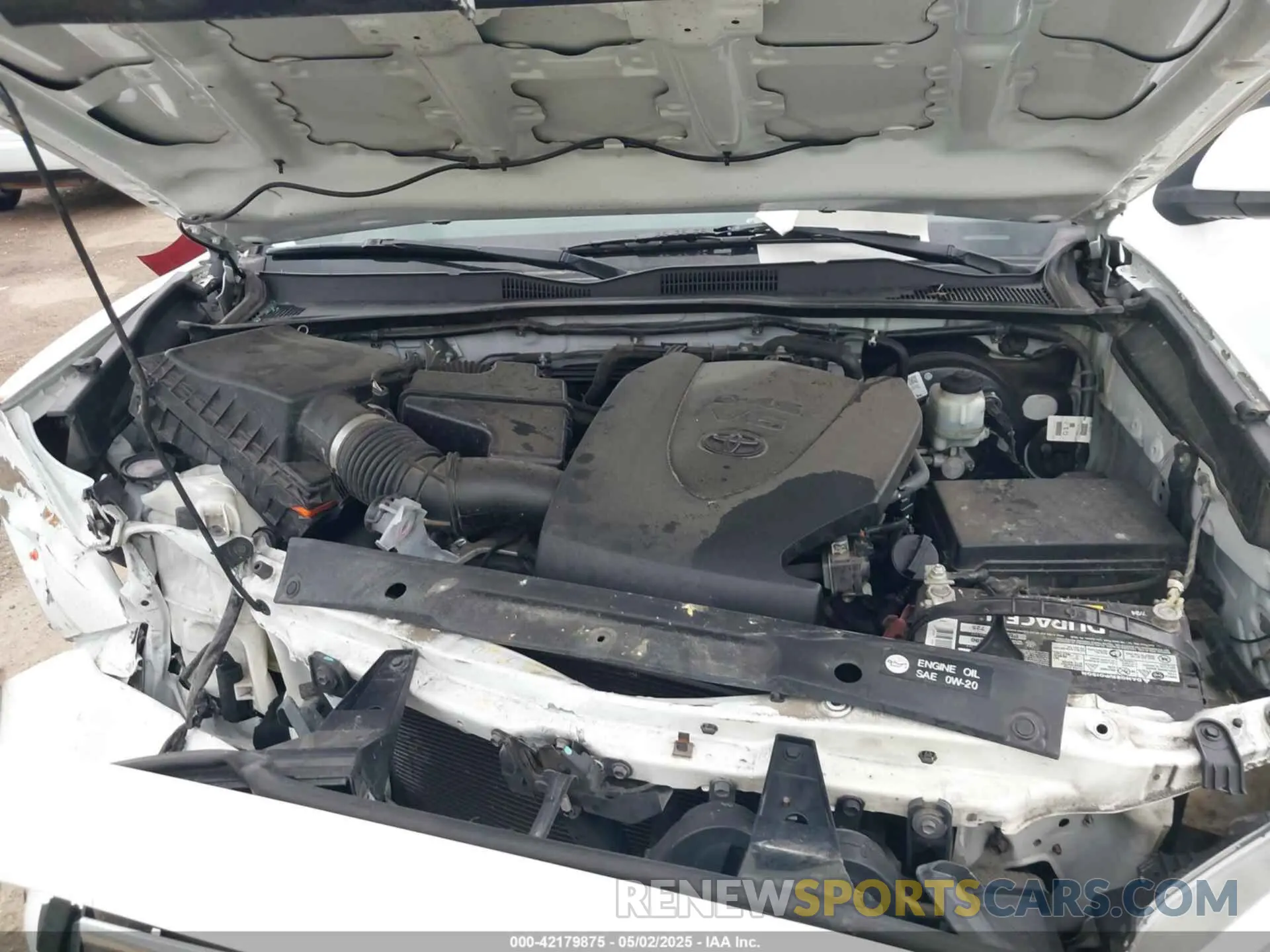 10 Photograph of a damaged car 3TMAZ5CN3KM103332 TOYOTA TACOMA 2019