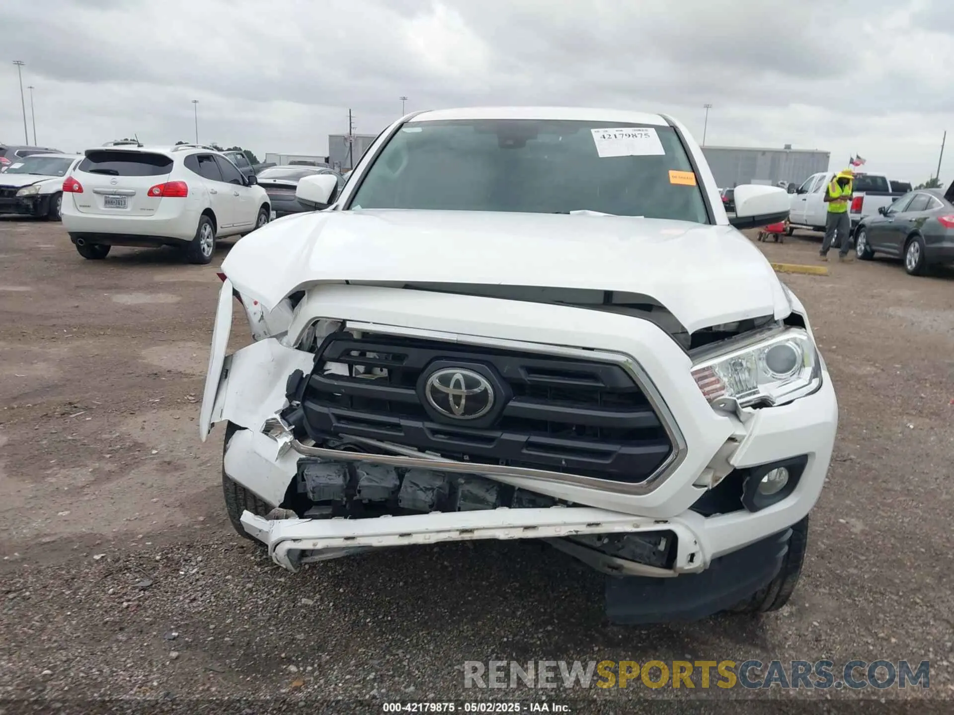 12 Photograph of a damaged car 3TMAZ5CN3KM103332 TOYOTA TACOMA 2019