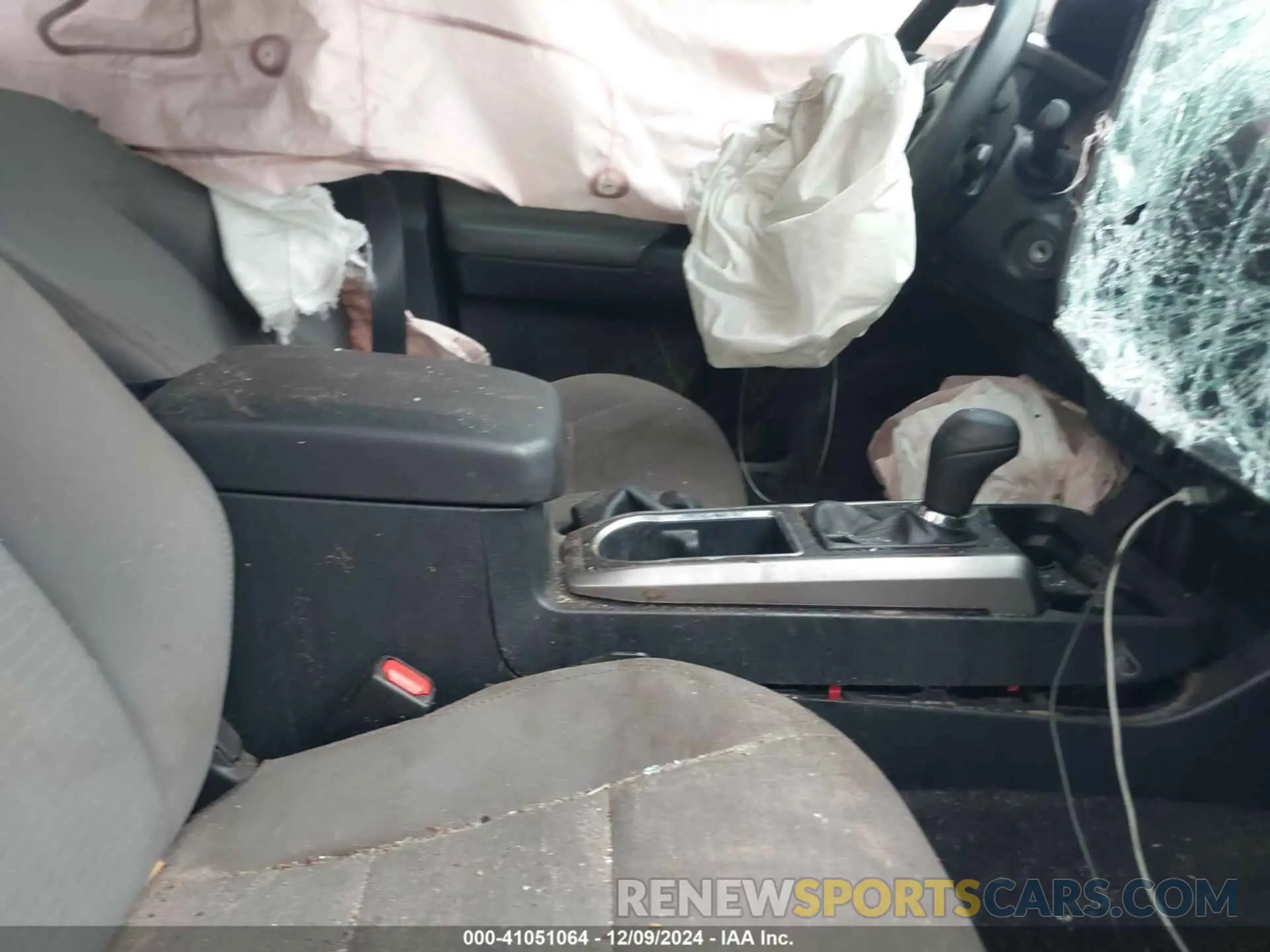 5 Photograph of a damaged car 3TMAZ5CN3KM106375 TOYOTA TACOMA 2019