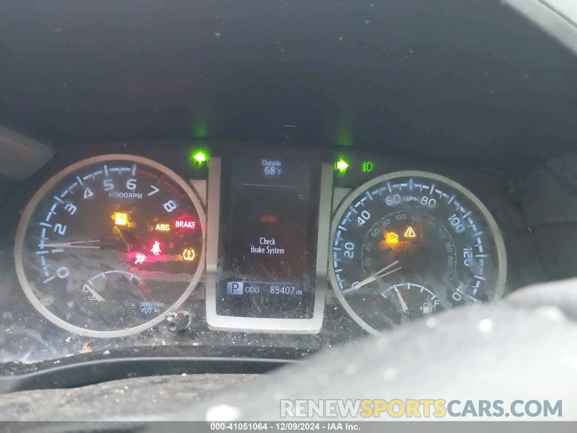 7 Photograph of a damaged car 3TMAZ5CN3KM106375 TOYOTA TACOMA 2019