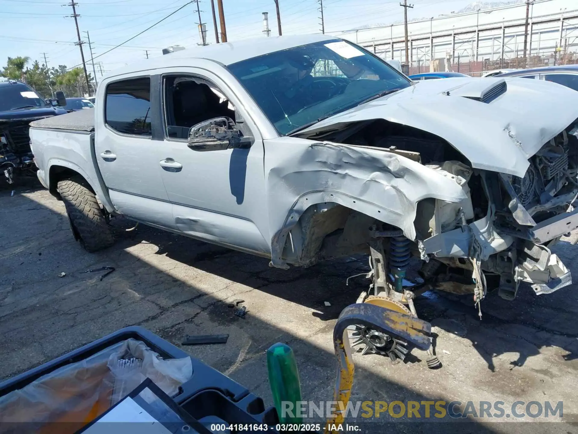 1 Photograph of a damaged car 3TMAZ5CN4KM081129 TOYOTA TACOMA 2019