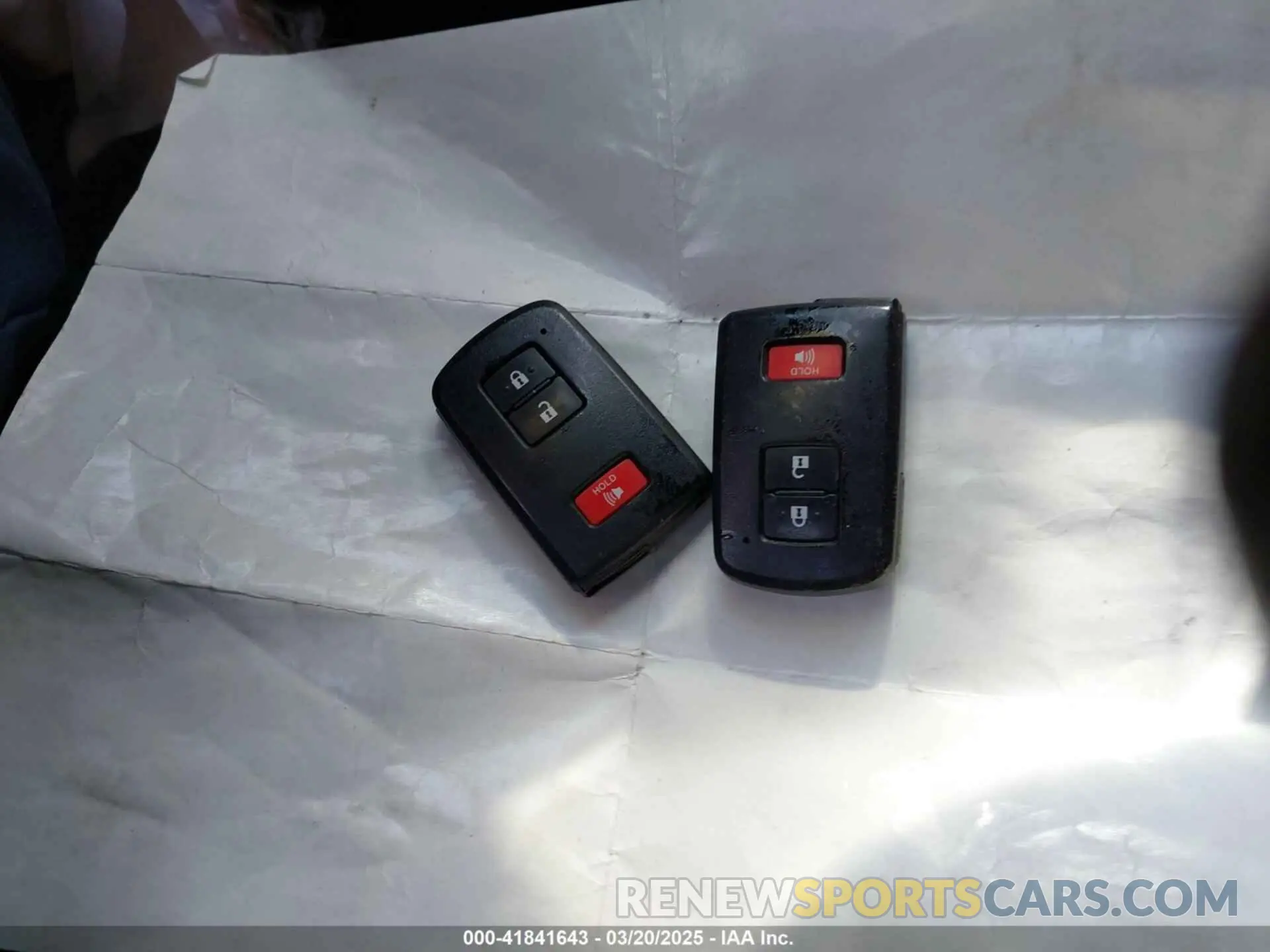 11 Photograph of a damaged car 3TMAZ5CN4KM081129 TOYOTA TACOMA 2019