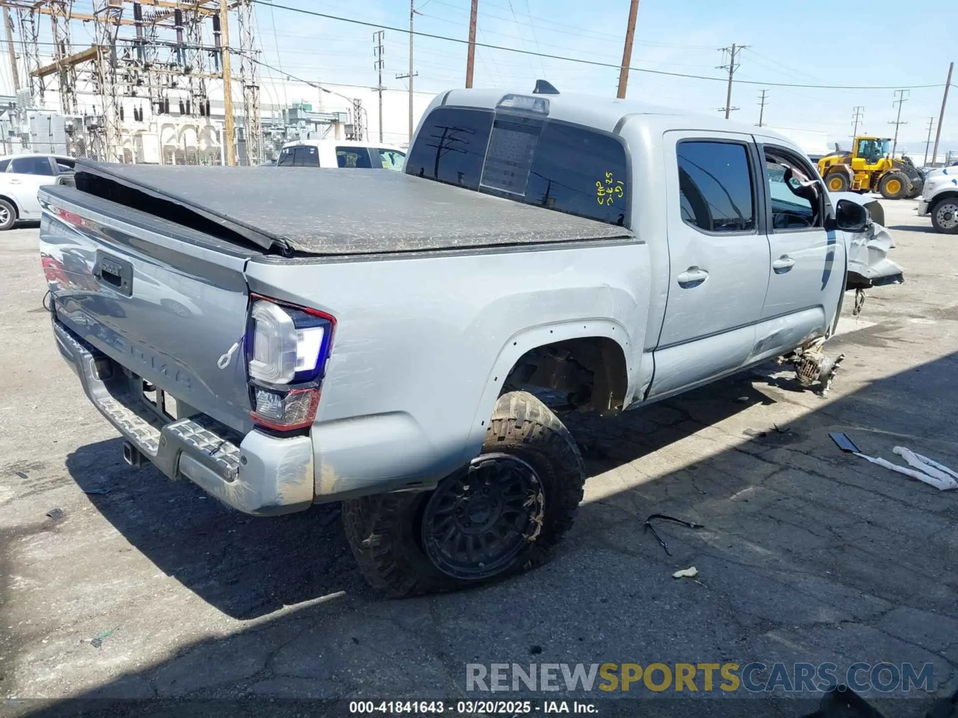 4 Photograph of a damaged car 3TMAZ5CN4KM081129 TOYOTA TACOMA 2019