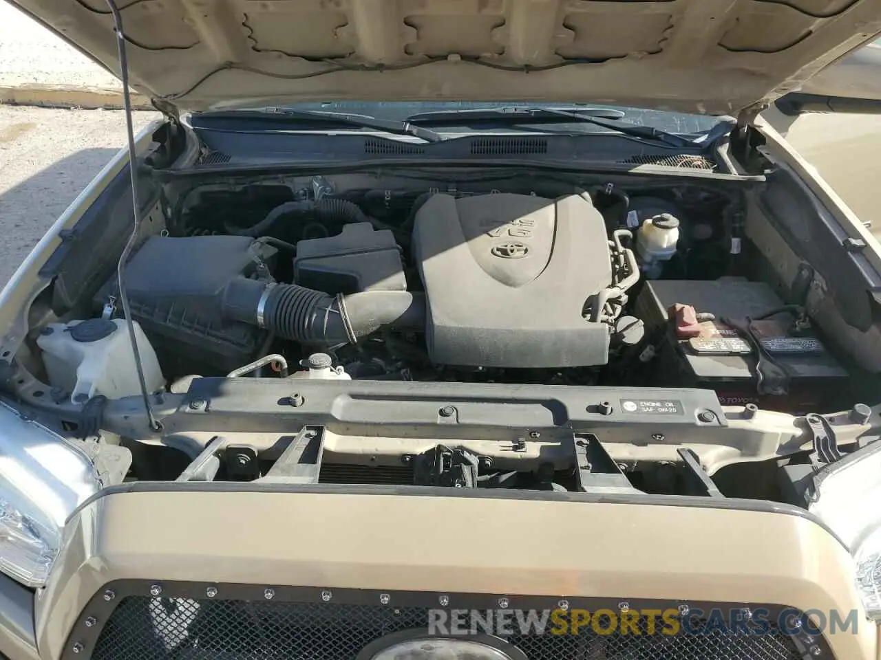 11 Photograph of a damaged car 3TMAZ5CN4KM083379 TOYOTA TACOMA 2019