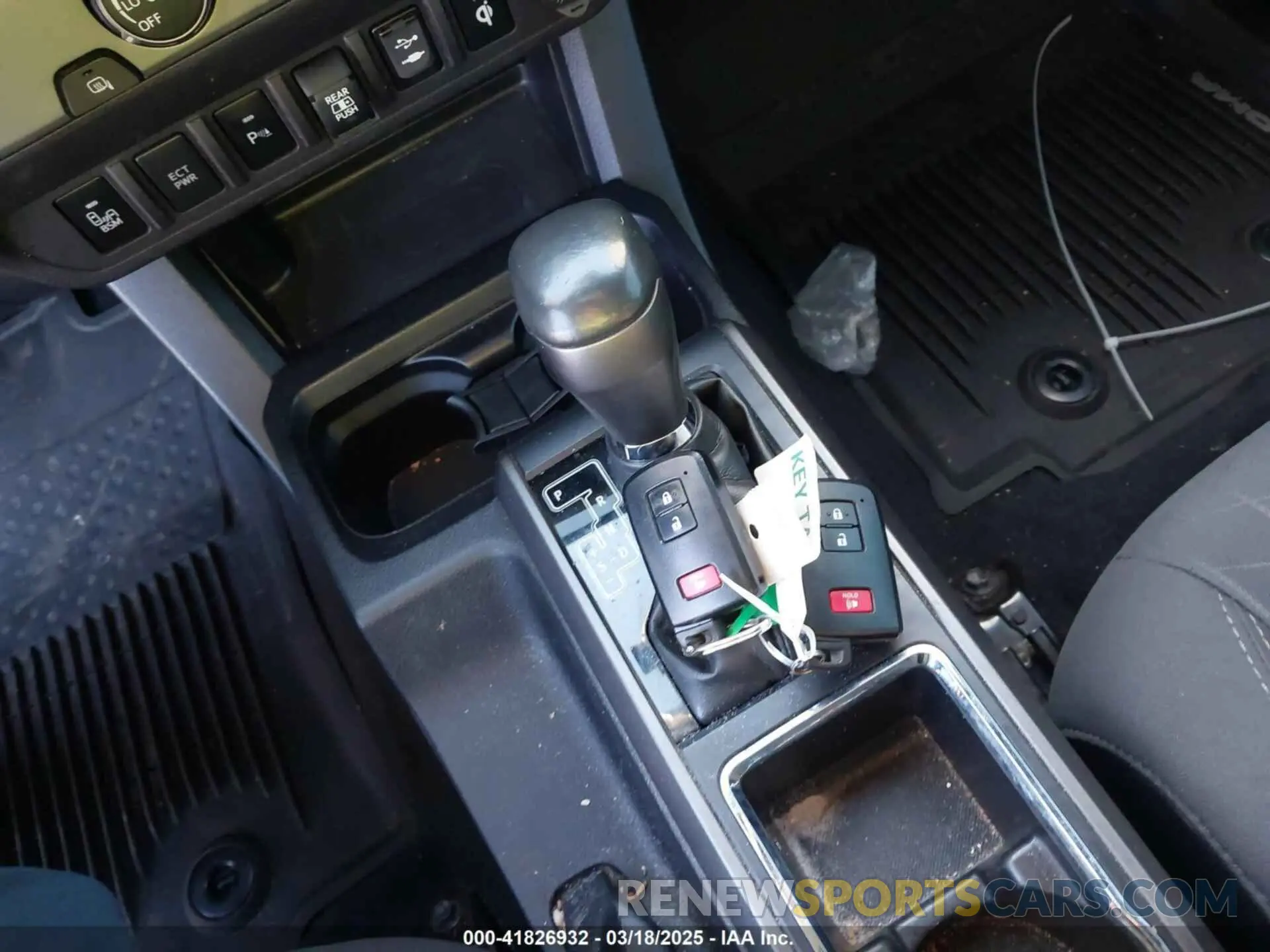 11 Photograph of a damaged car 3TMAZ5CN4KM102691 TOYOTA TACOMA 2019