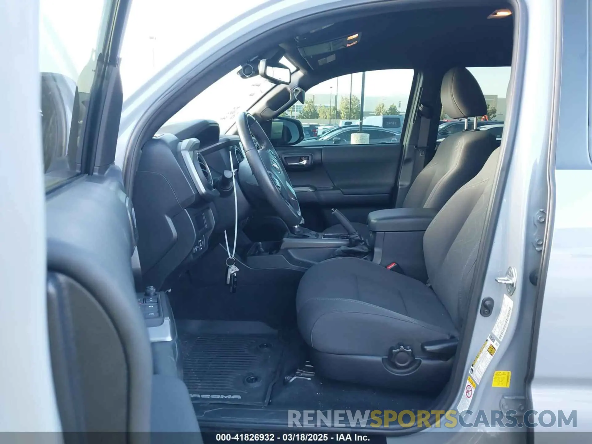 5 Photograph of a damaged car 3TMAZ5CN4KM102691 TOYOTA TACOMA 2019