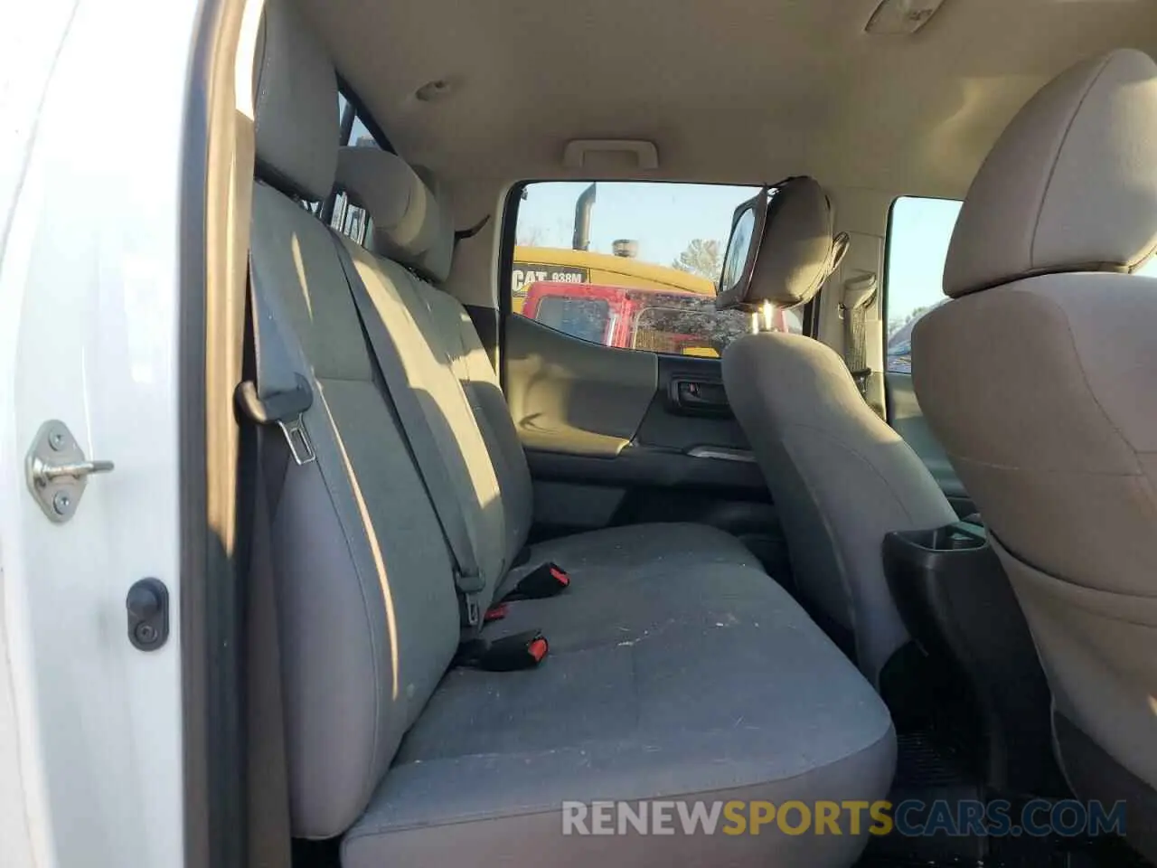 10 Photograph of a damaged car 3TMAZ5CN4KM108216 TOYOTA TACOMA 2019