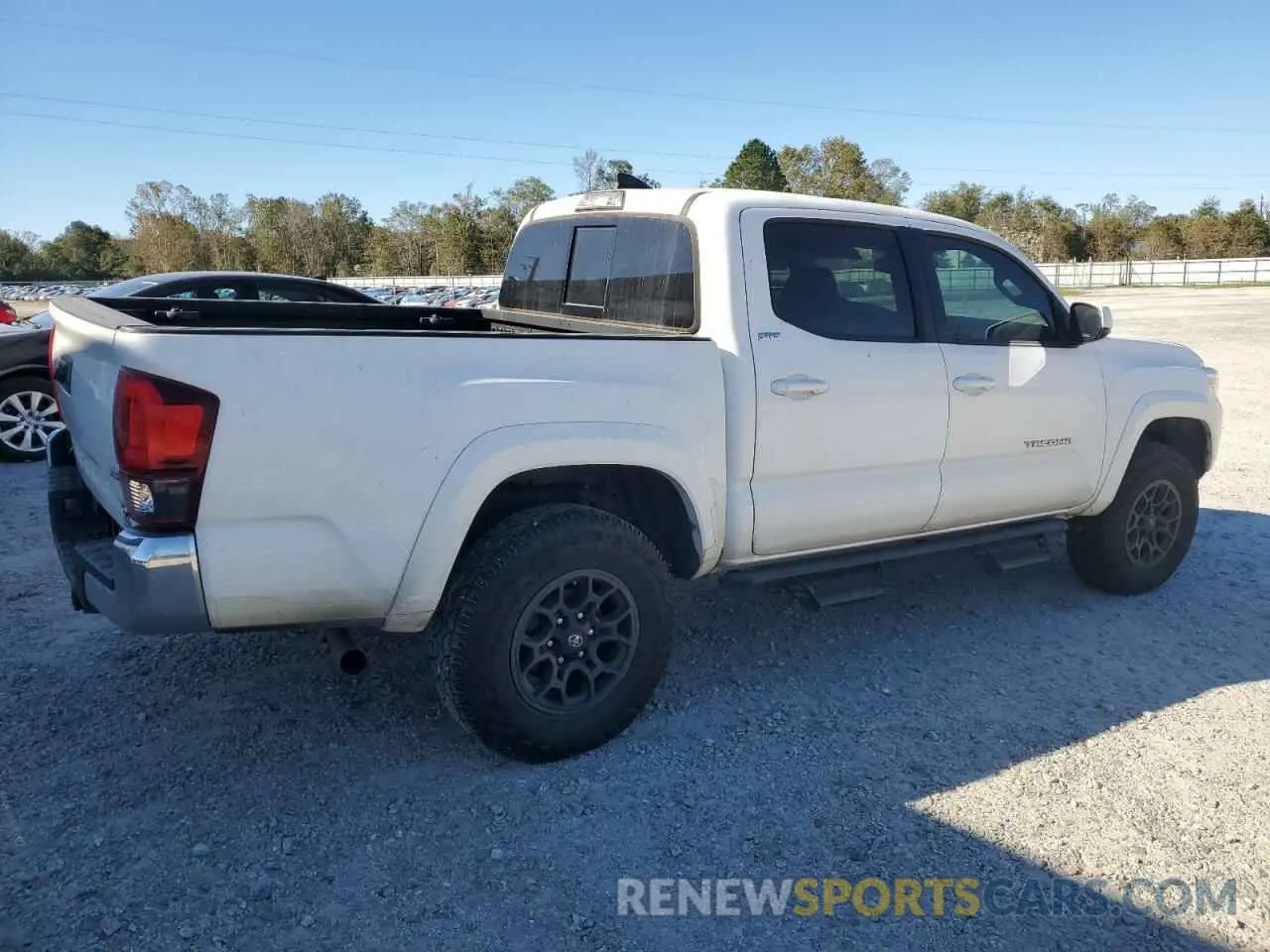 3 Photograph of a damaged car 3TMAZ5CN4KM108216 TOYOTA TACOMA 2019