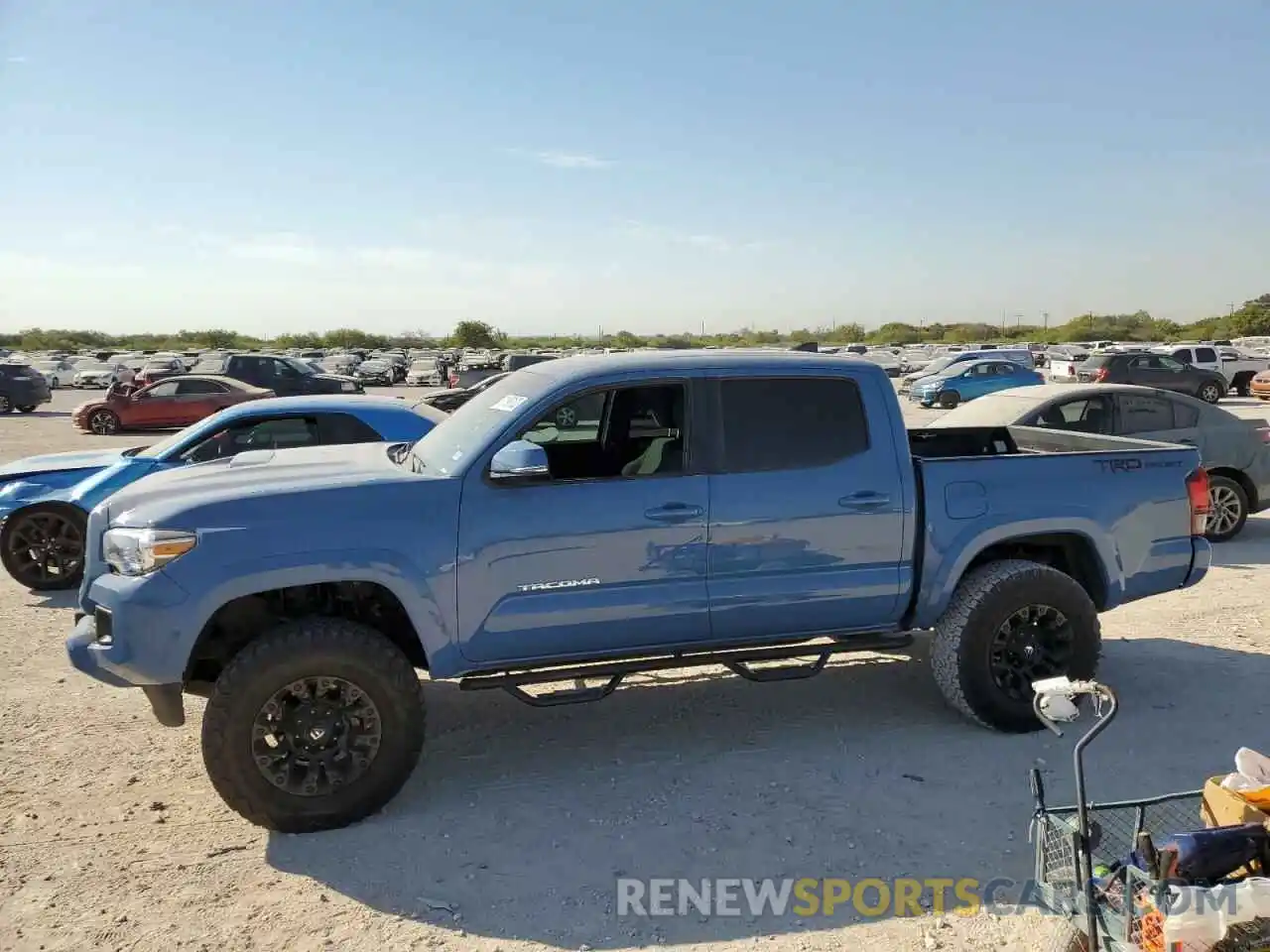 9 Photograph of a damaged car 3TMAZ5CN5KM080328 TOYOTA TACOMA 2019