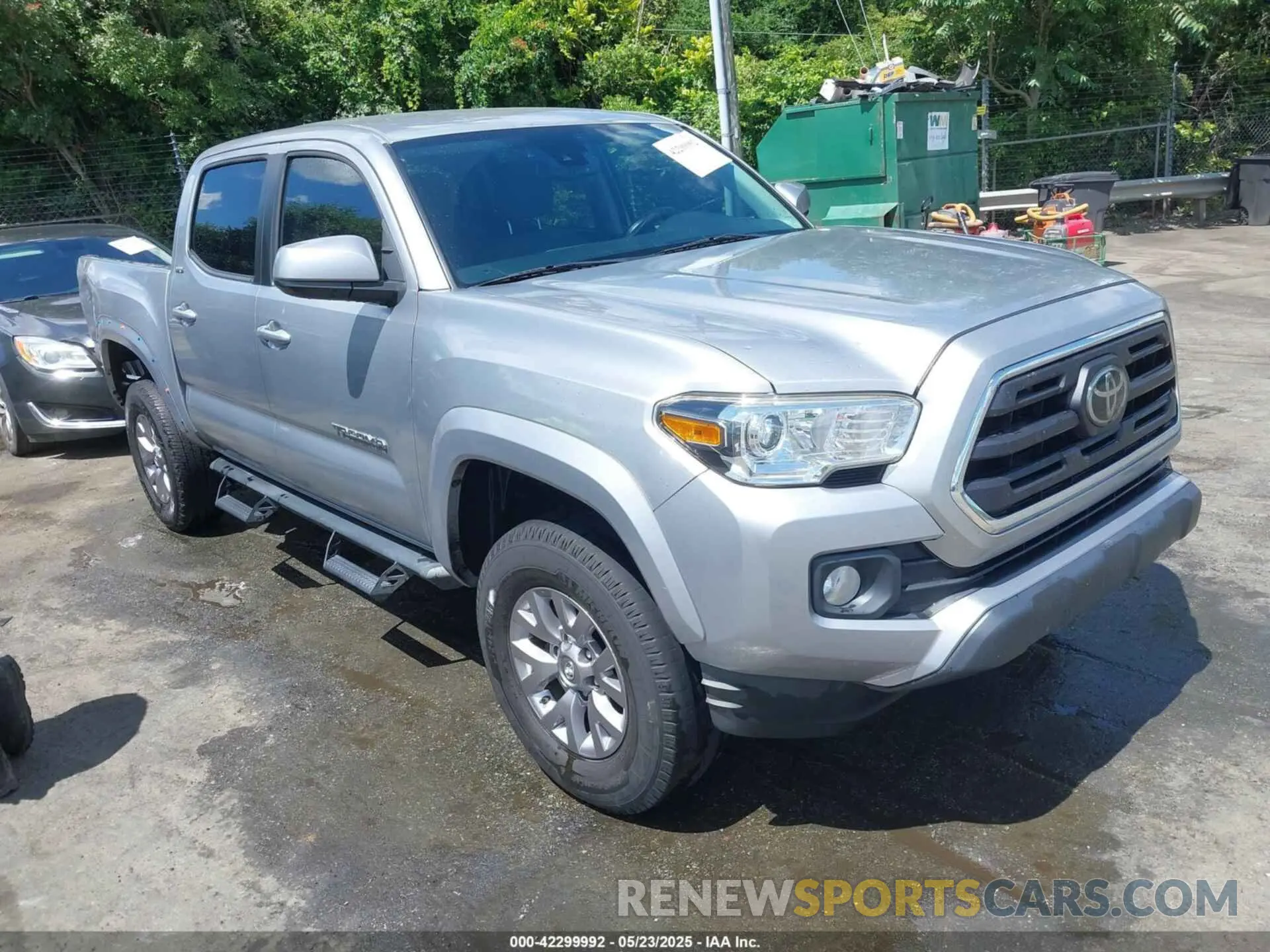 1 Photograph of a damaged car 3TMAZ5CN5KM081947 TOYOTA TACOMA 2019