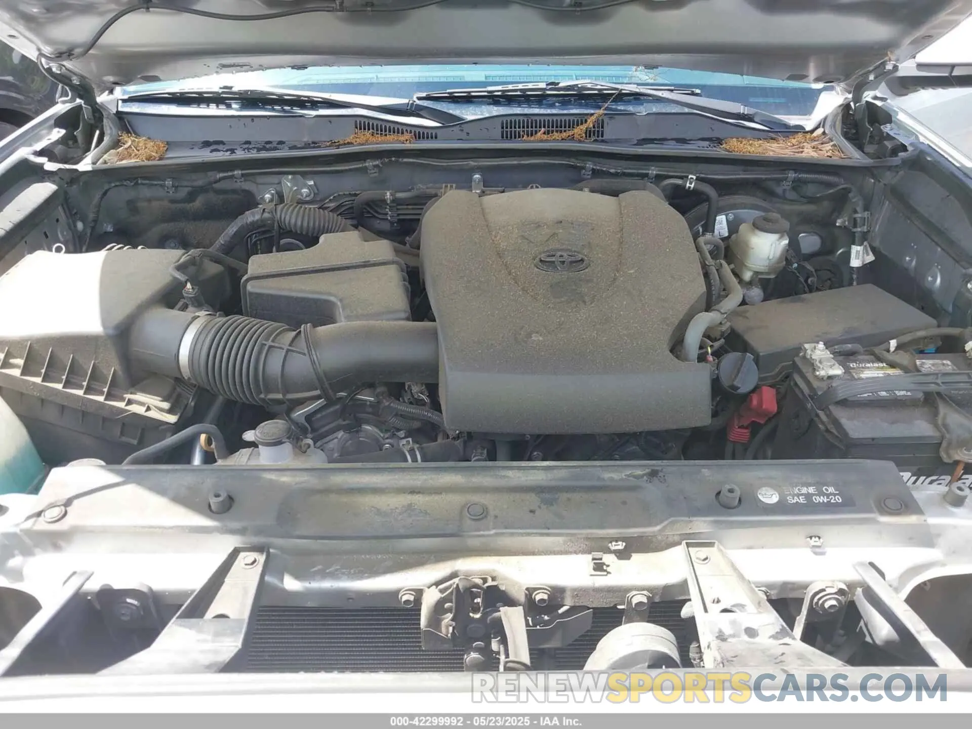 10 Photograph of a damaged car 3TMAZ5CN5KM081947 TOYOTA TACOMA 2019