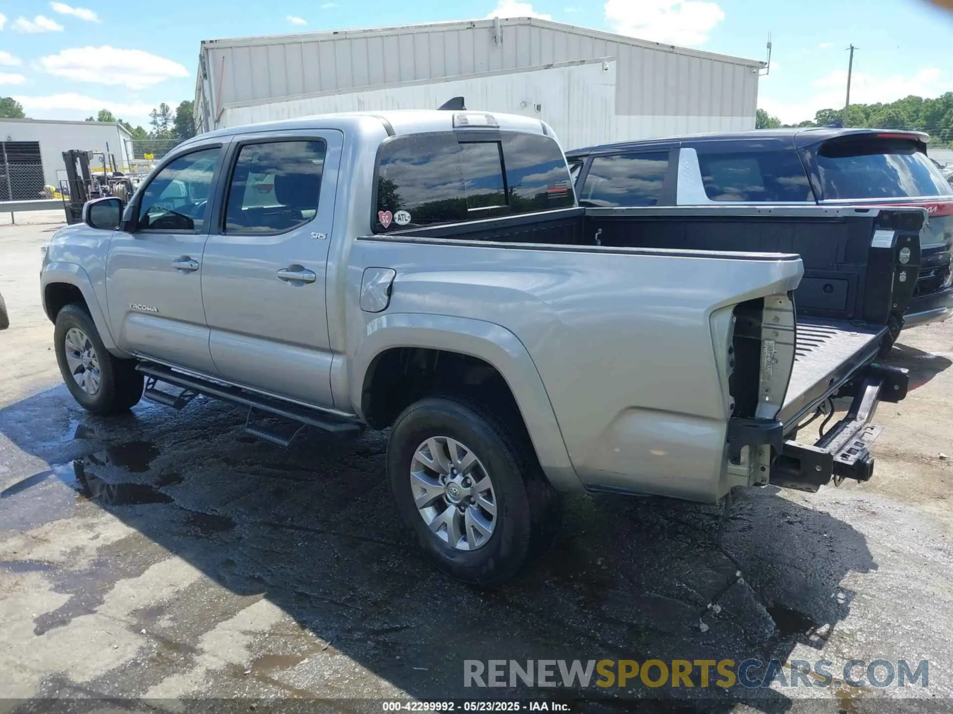 3 Photograph of a damaged car 3TMAZ5CN5KM081947 TOYOTA TACOMA 2019