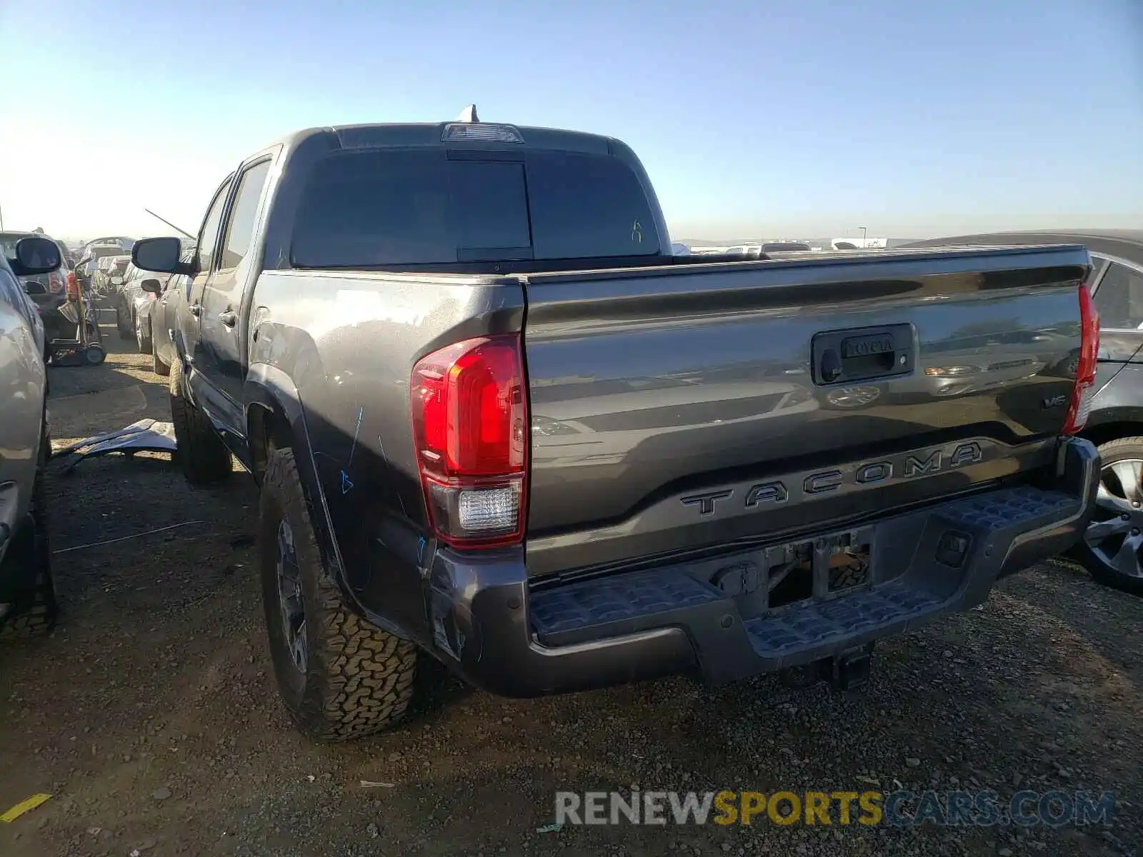 3 Photograph of a damaged car 3TMAZ5CN5KM089711 TOYOTA TACOMA 2019