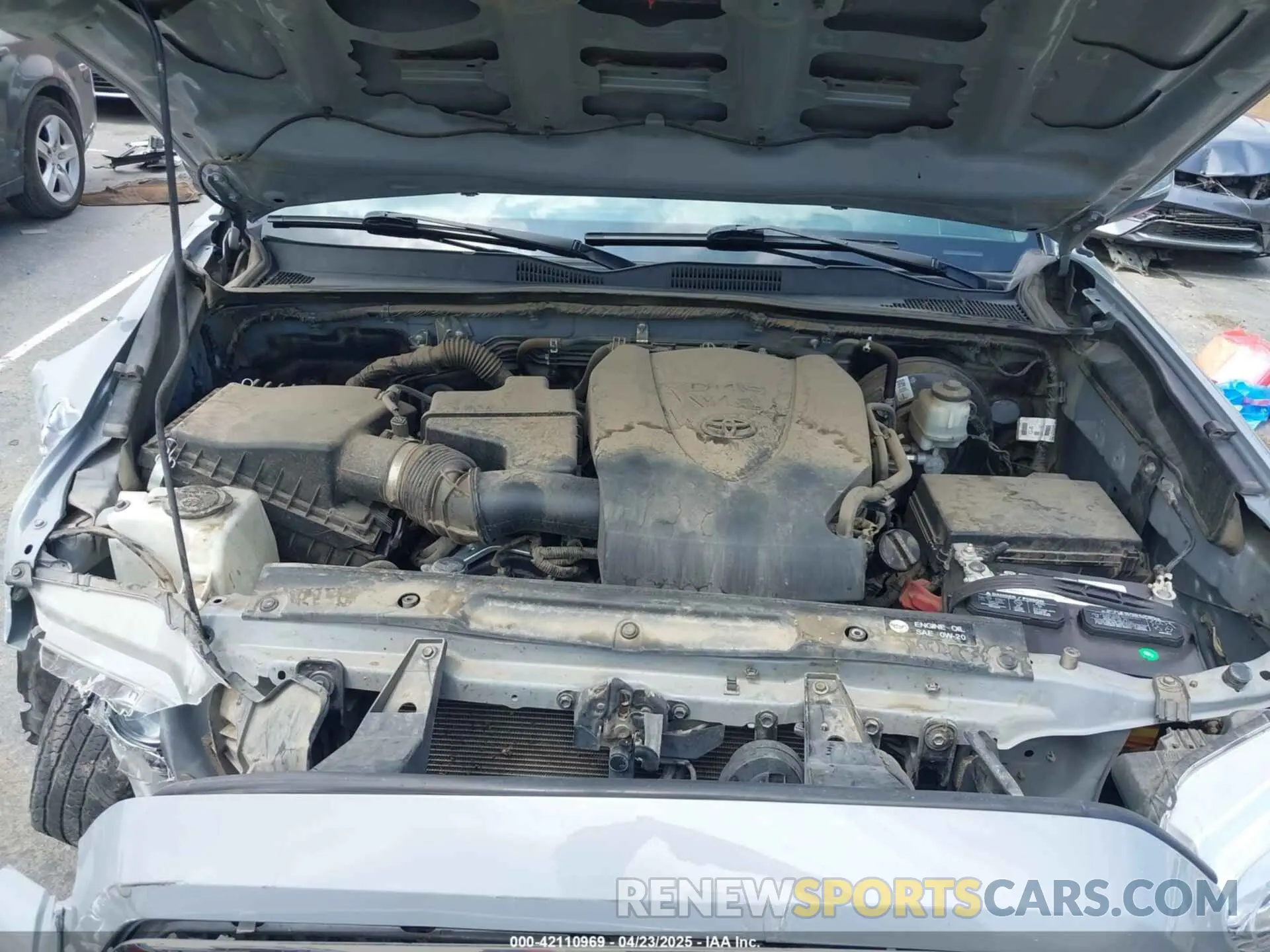 10 Photograph of a damaged car 3TMAZ5CN5KM097176 TOYOTA TACOMA 2019